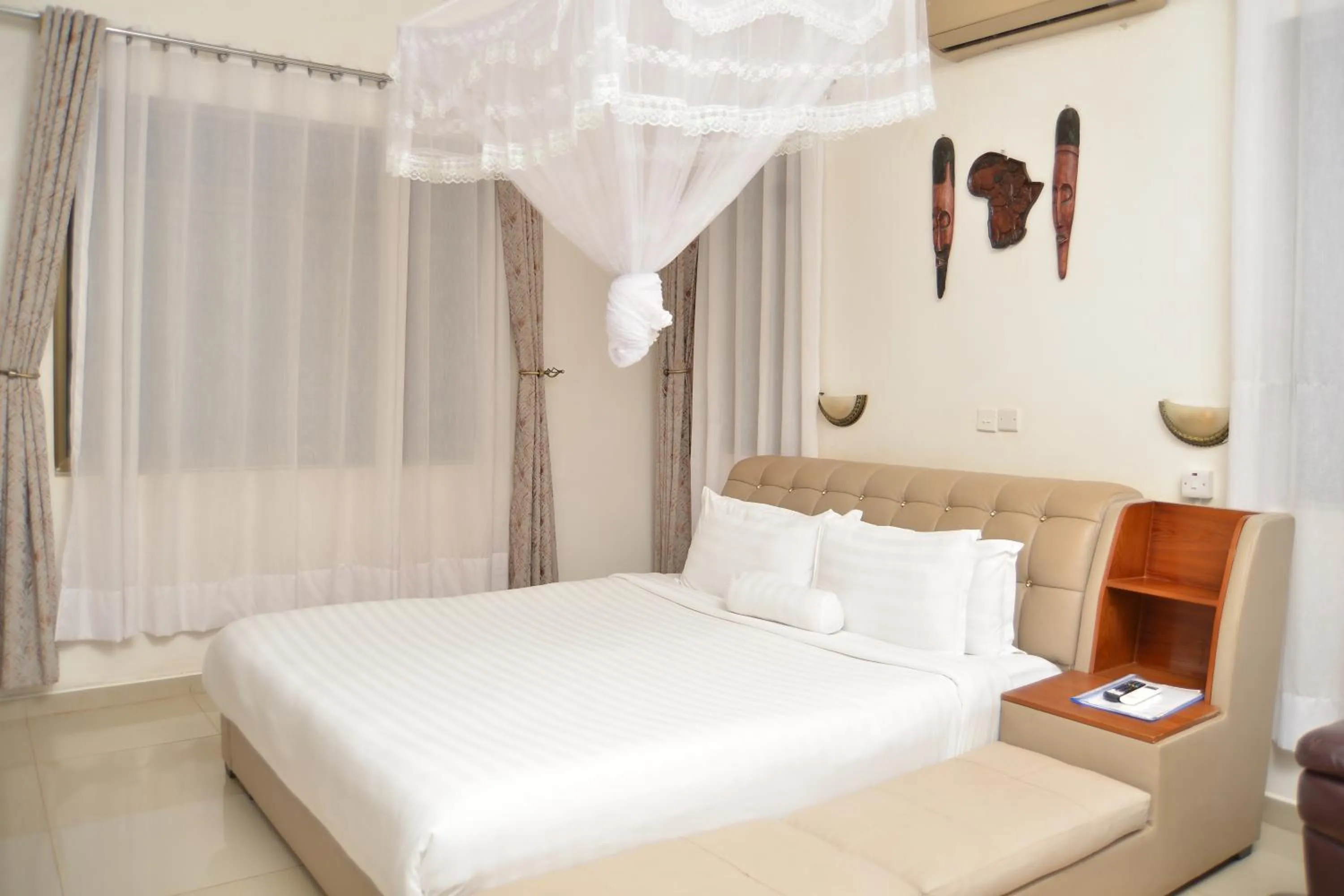 Bed in Mowicribs Hotel and Spa