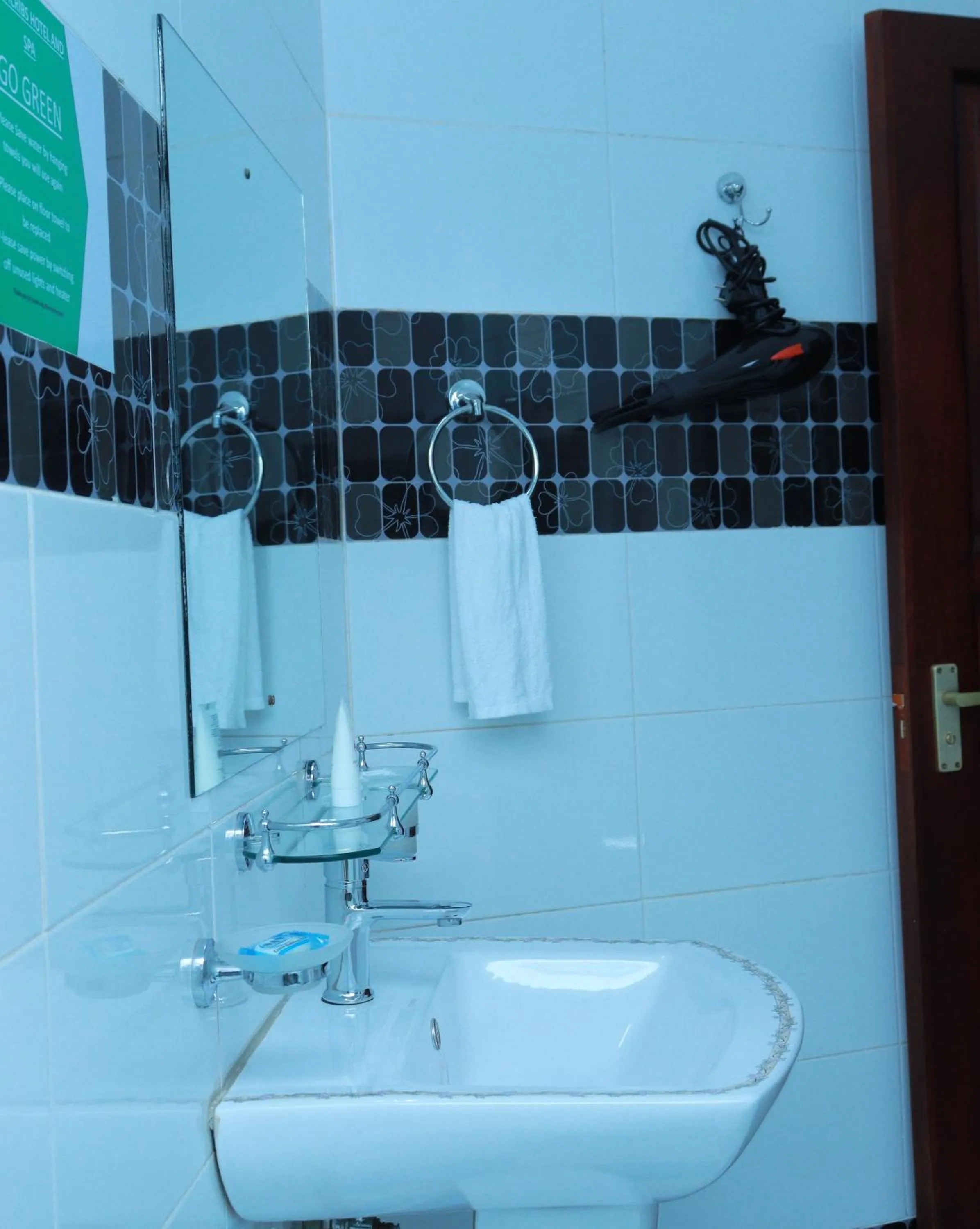 Shower in Mowicribs Hotel and Spa