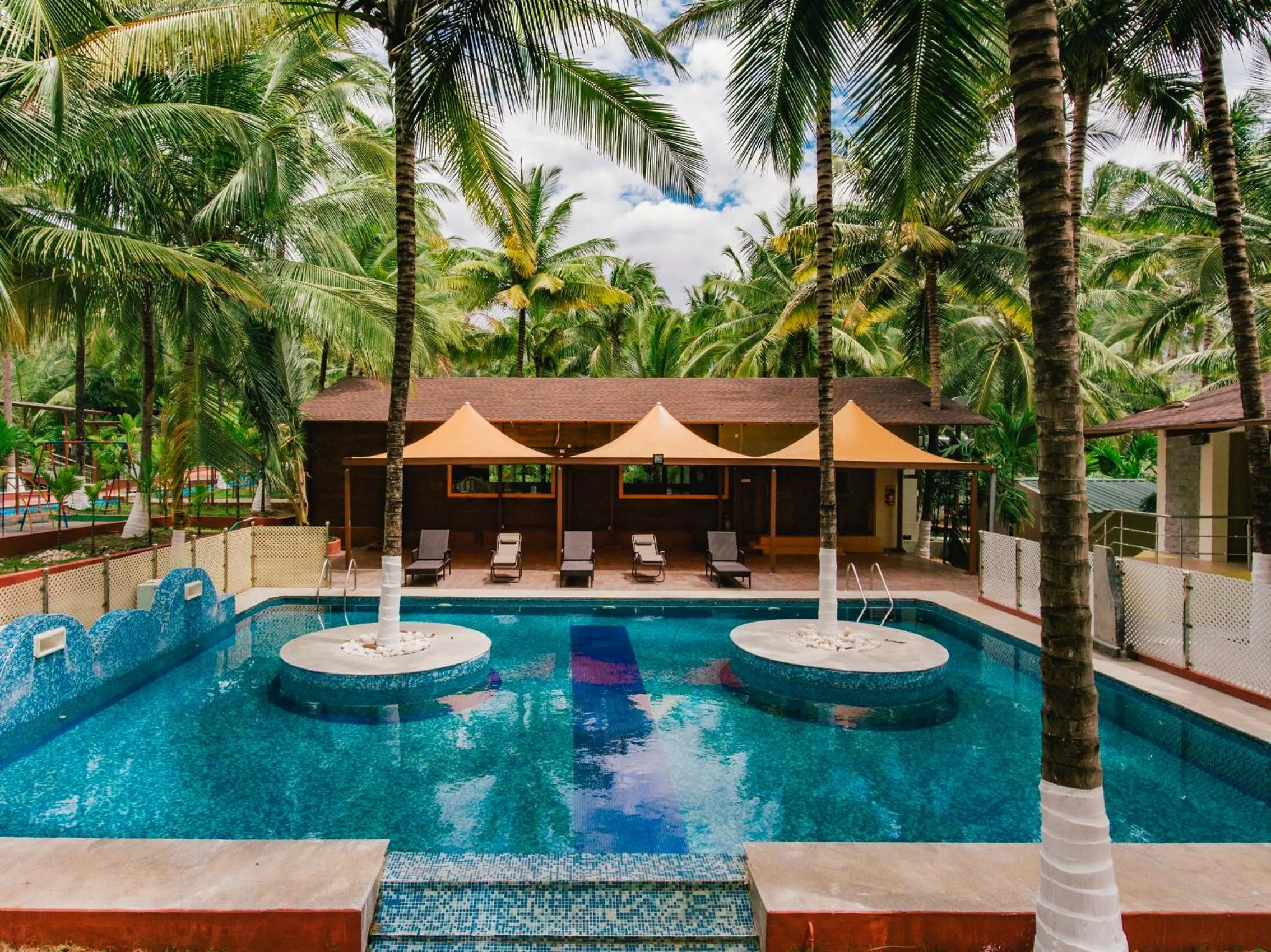 Swimming pool in Sterling Anaikatti