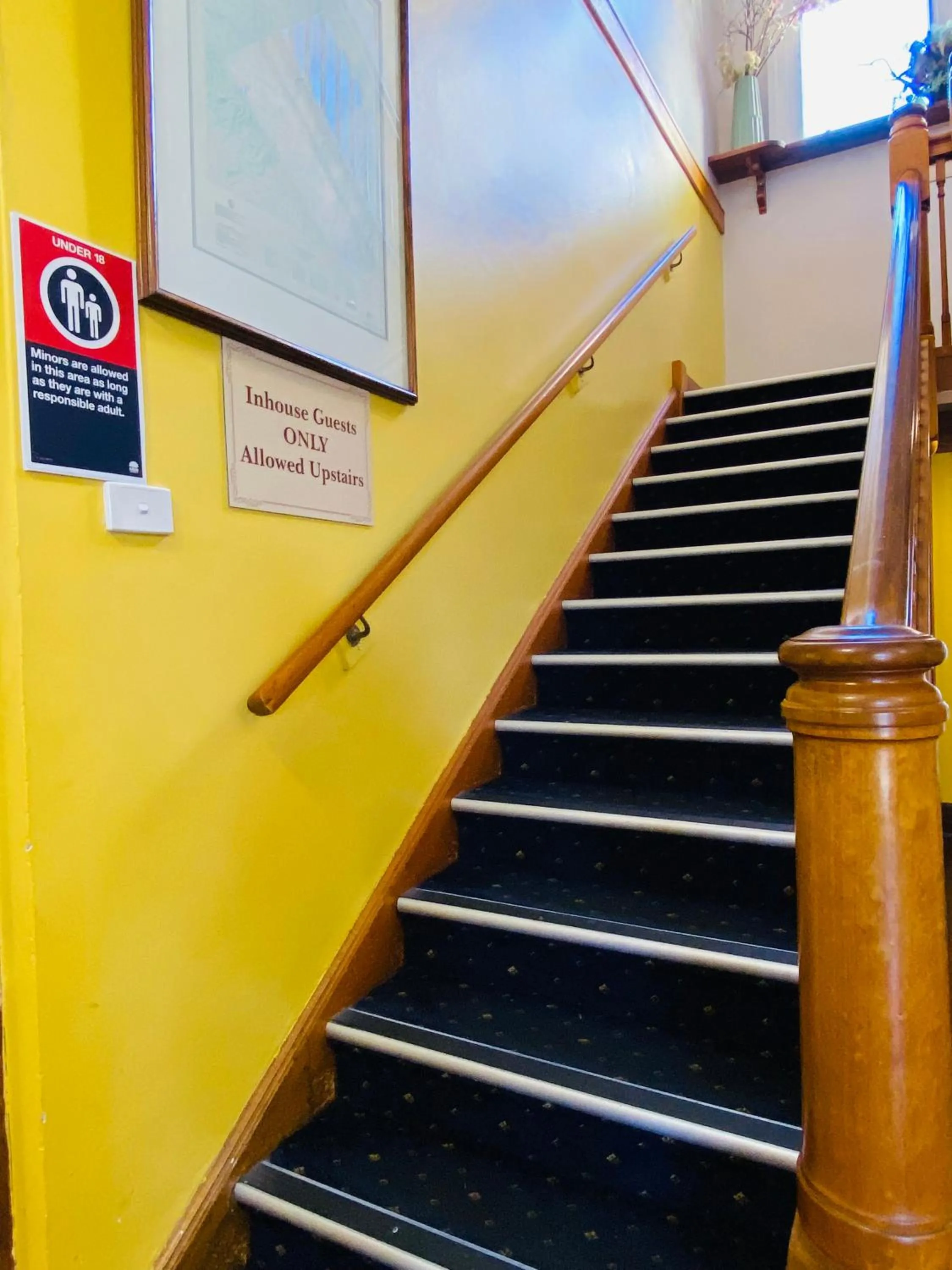 Property building in Gardners Inn Hotel