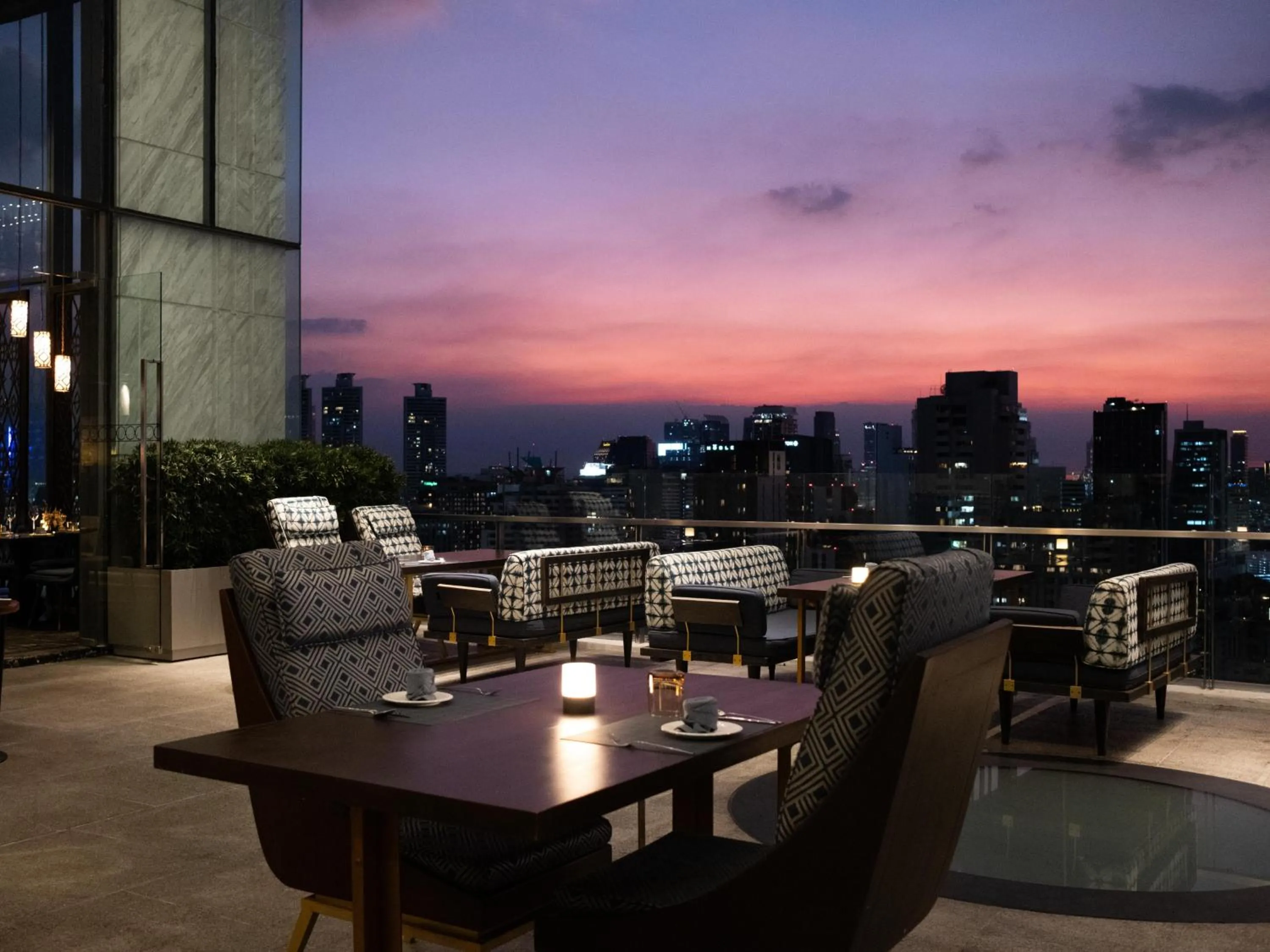 Restaurant/places to eat in 137 Pillars Residences Bangkok