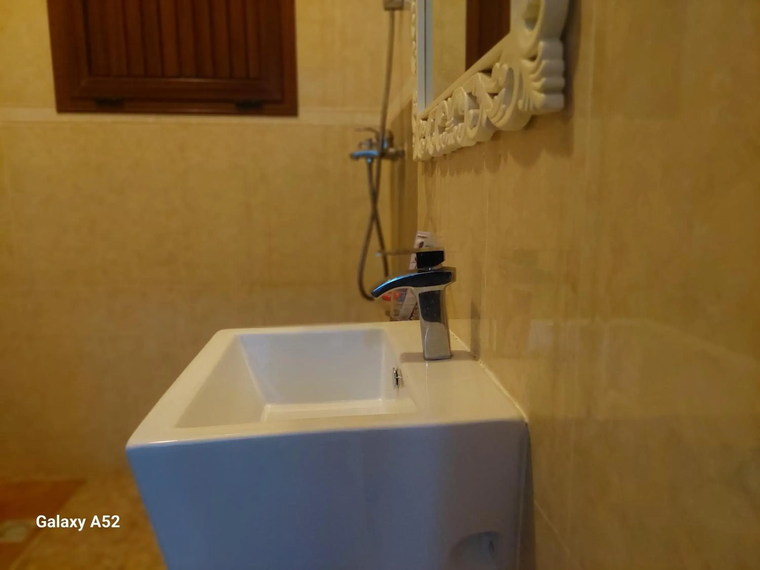 Deluxe Double Room with Bath in Hotel Residencial Ramire-Tour Deluxe Double Room with Bath in Hotel Residencial Ramire-Tour