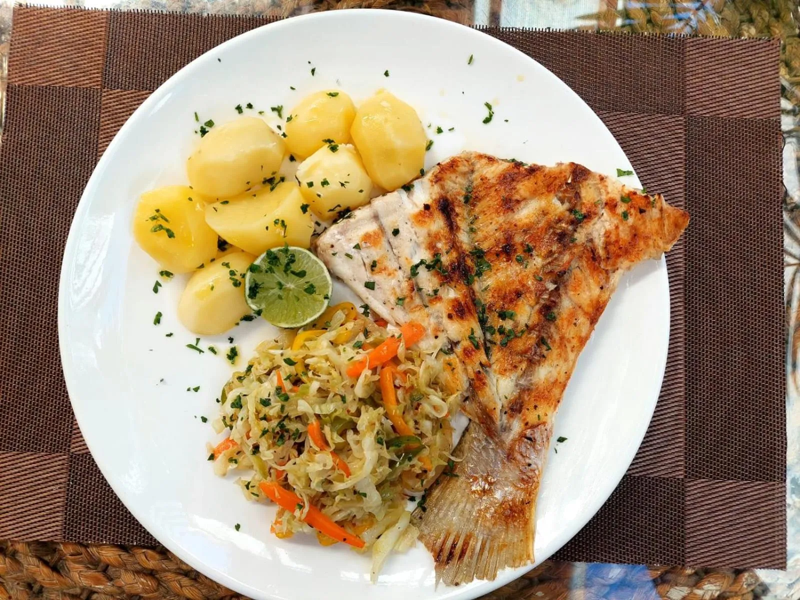 Restaurant/places to eat in Hotel Residencial Ramire-Tour