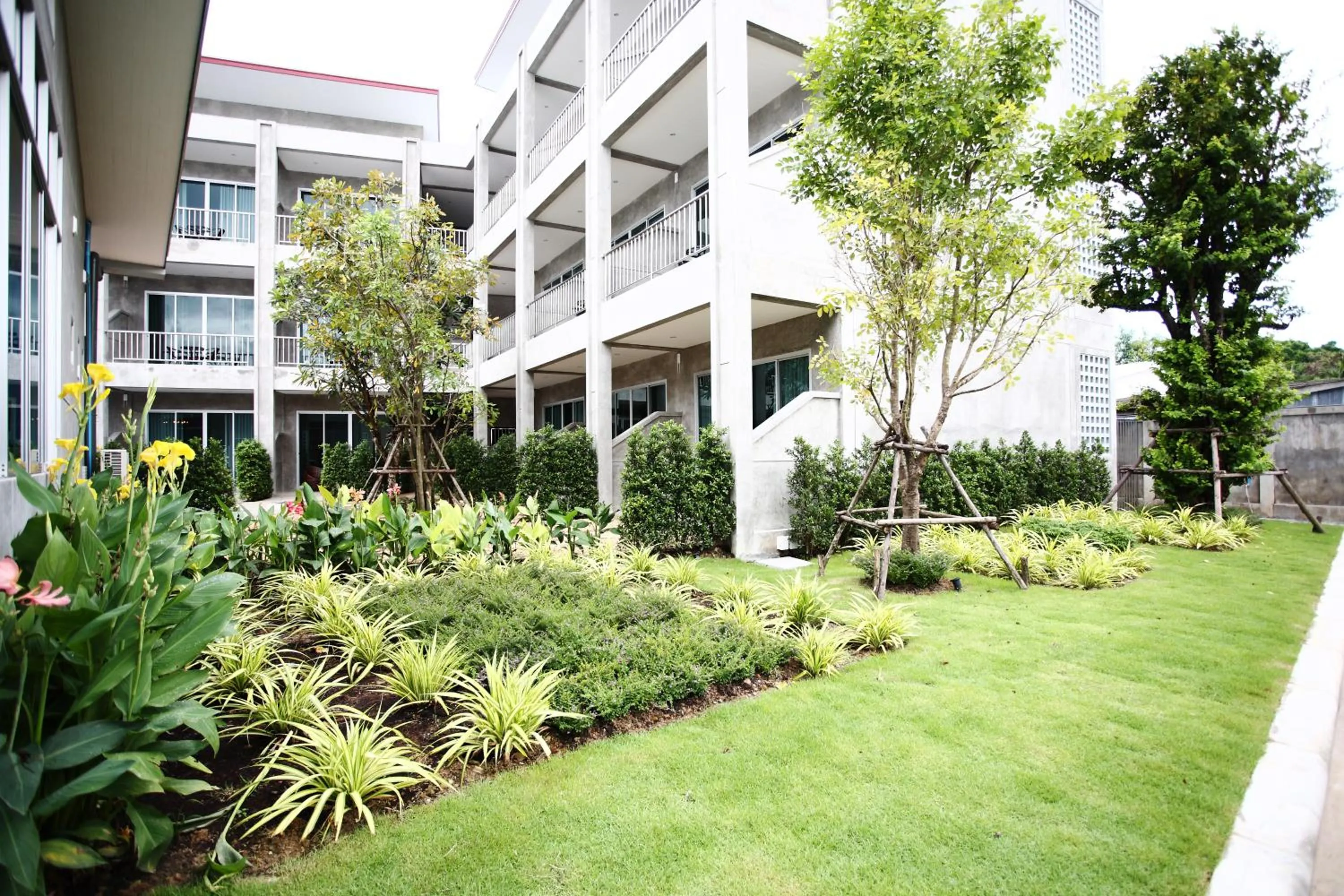 Garden in The Malika Hotel - SHA Extra Plus