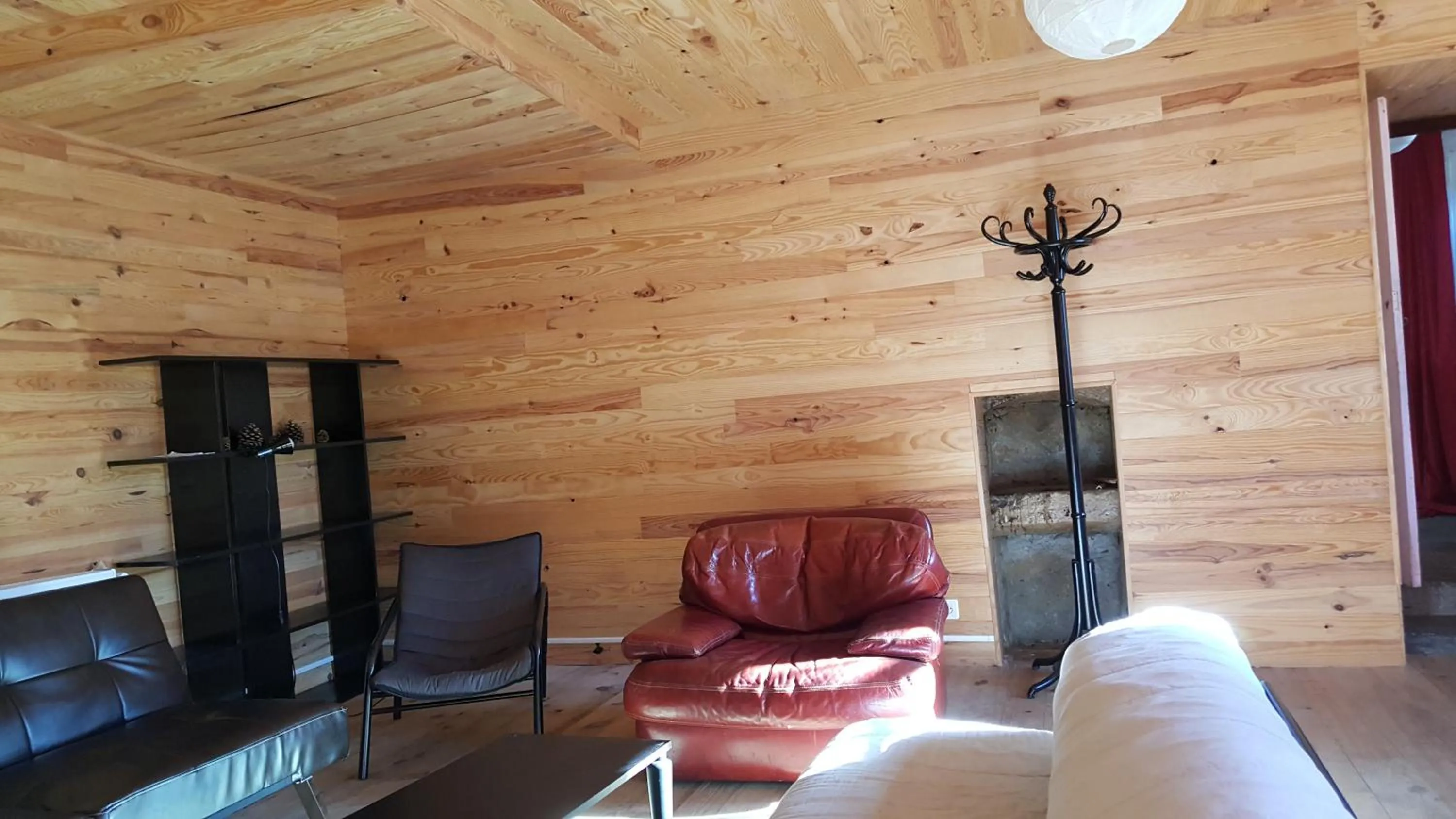 Communal lounge/ TV room in Relais des castors