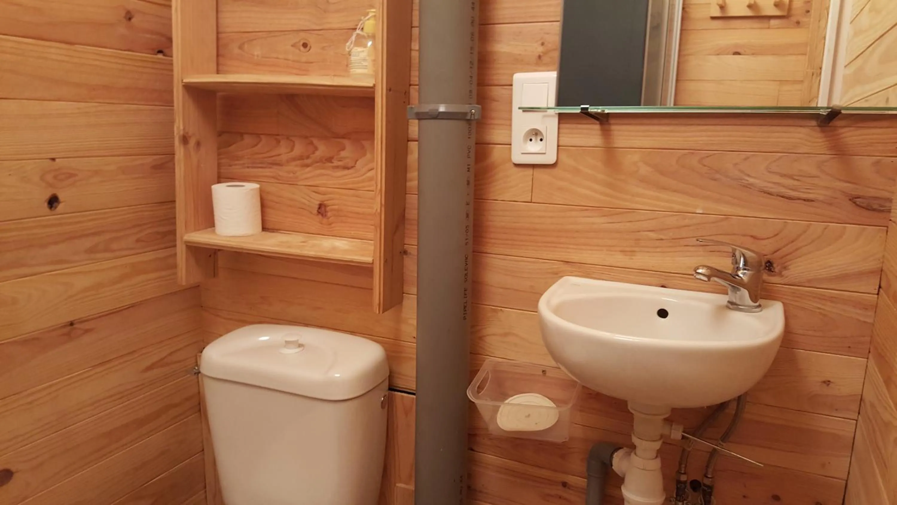 Shower in Relais des castors