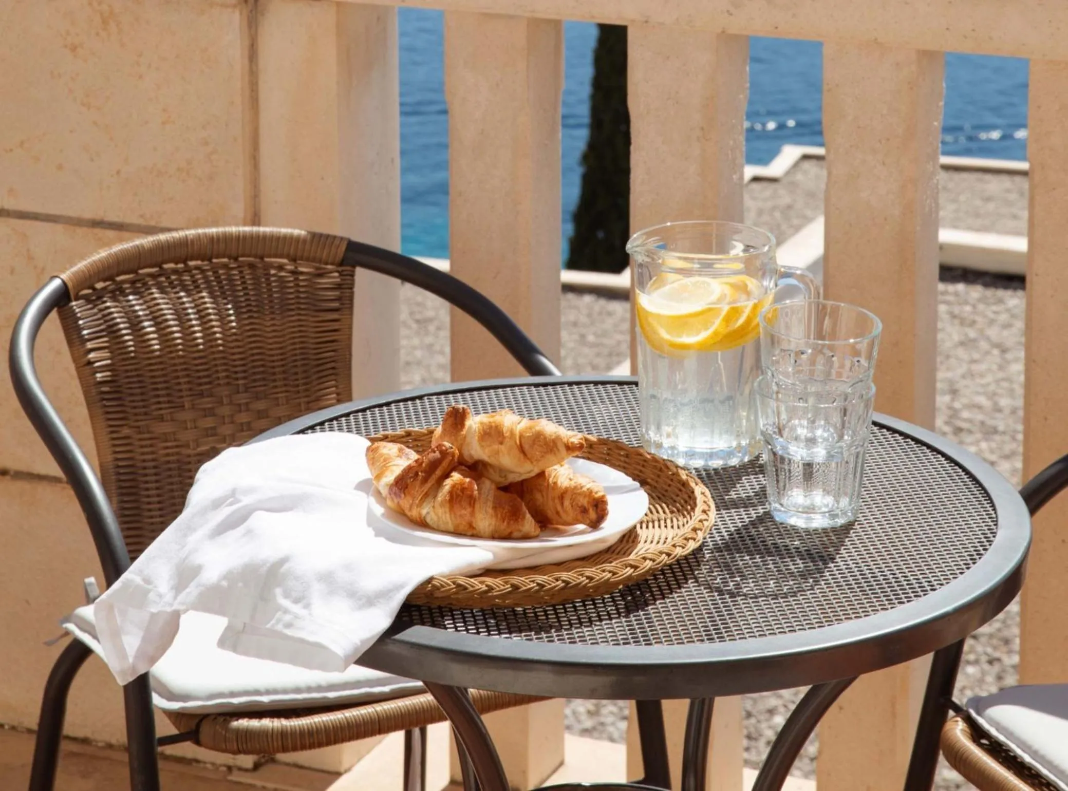 Dining area in Apartments Bonavista