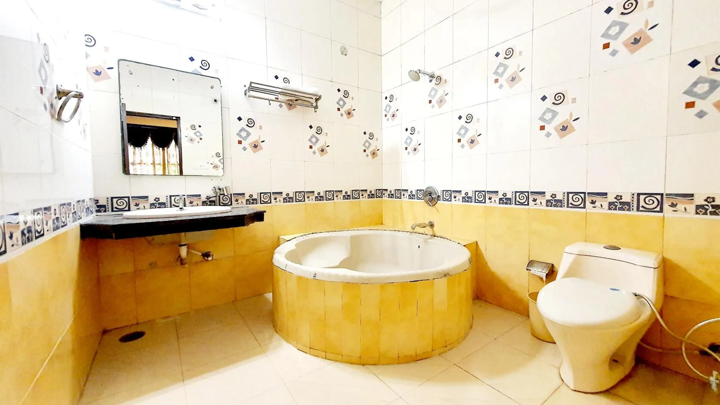 Bathroom in Hotel Amritsar Inn