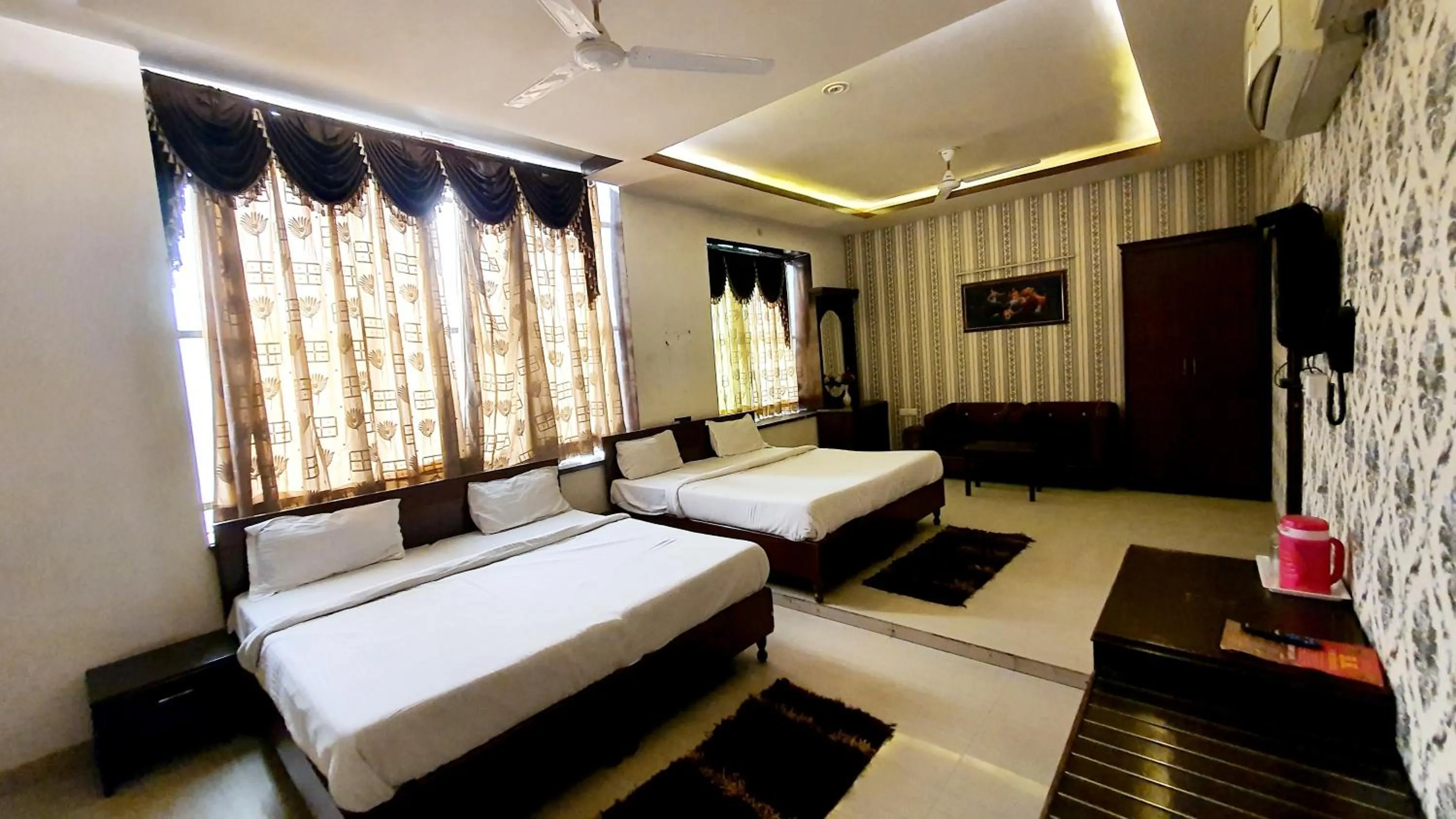 Bedroom, Bed in Hotel Amritsar Inn