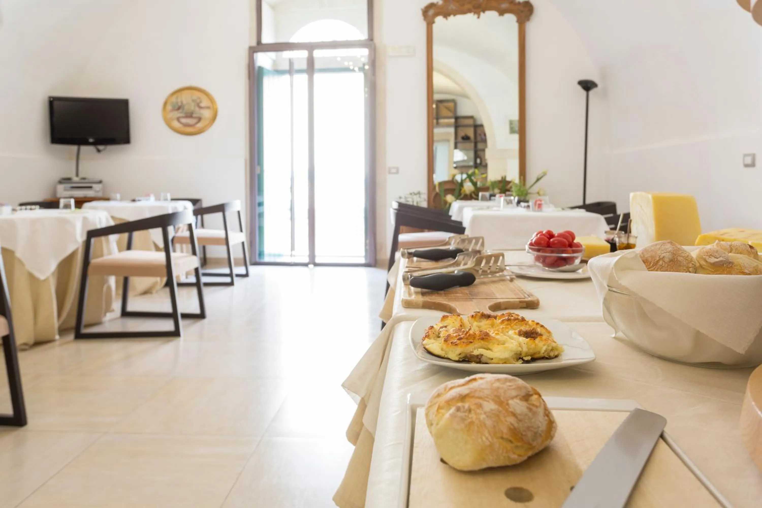 Buffet breakfast in Hotel Novecento