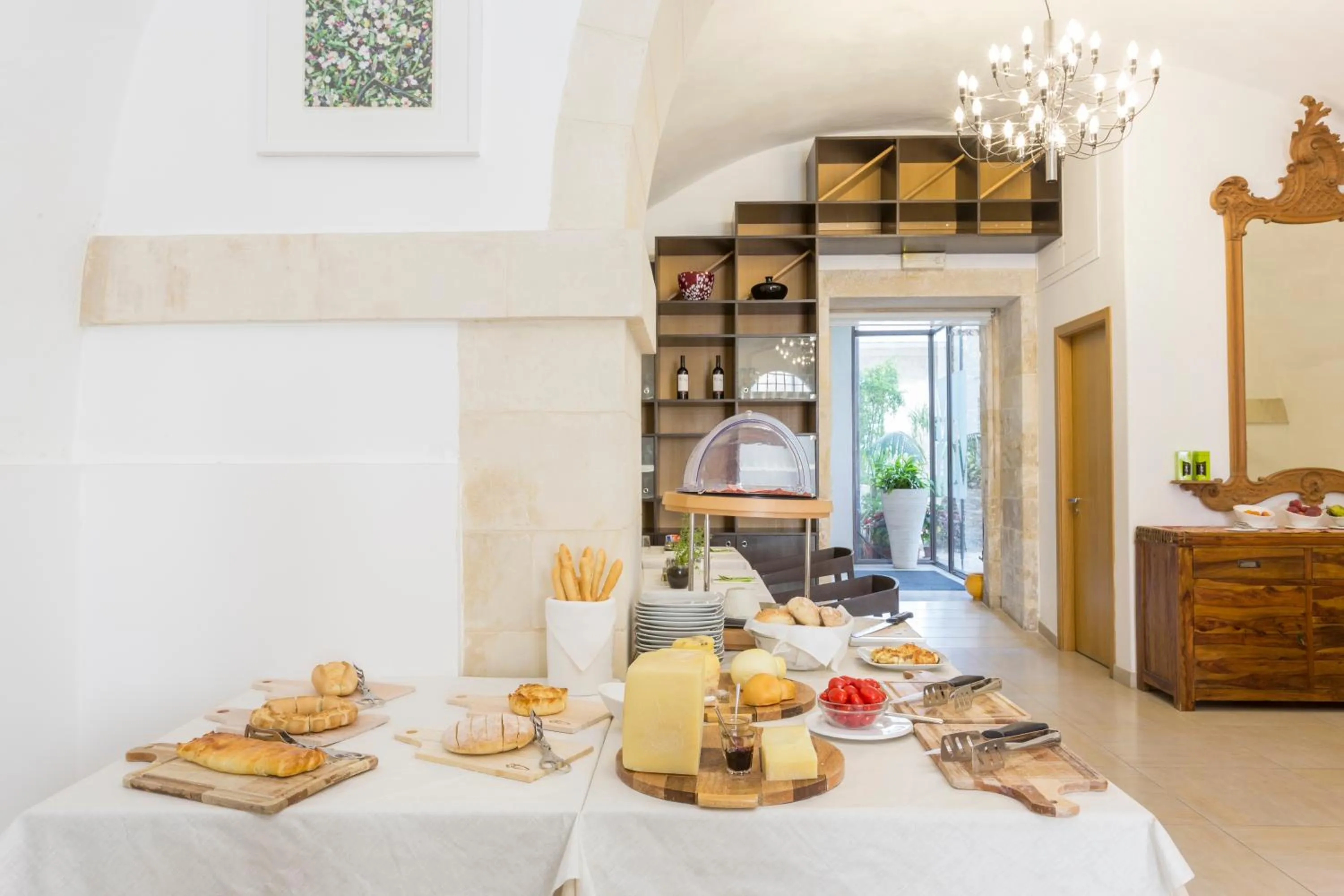 Buffet breakfast in Hotel Novecento