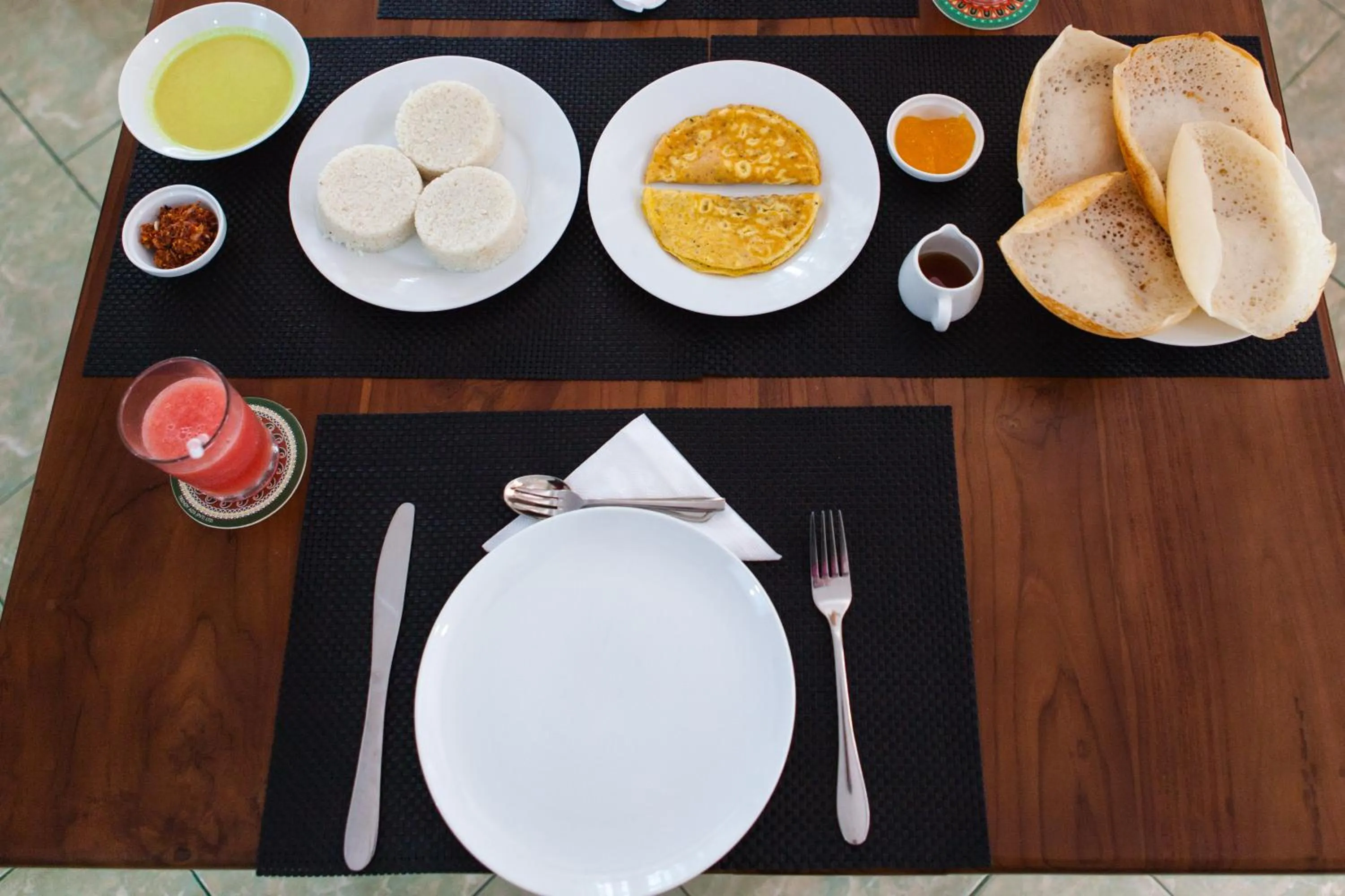 Food and drinks in Sanasuma Rest