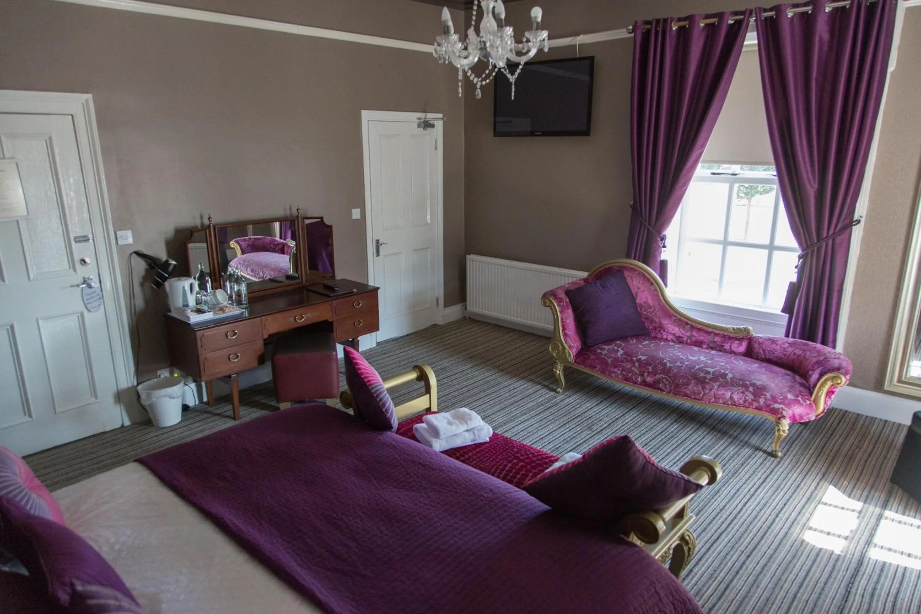 Photo of the whole room in The Haven