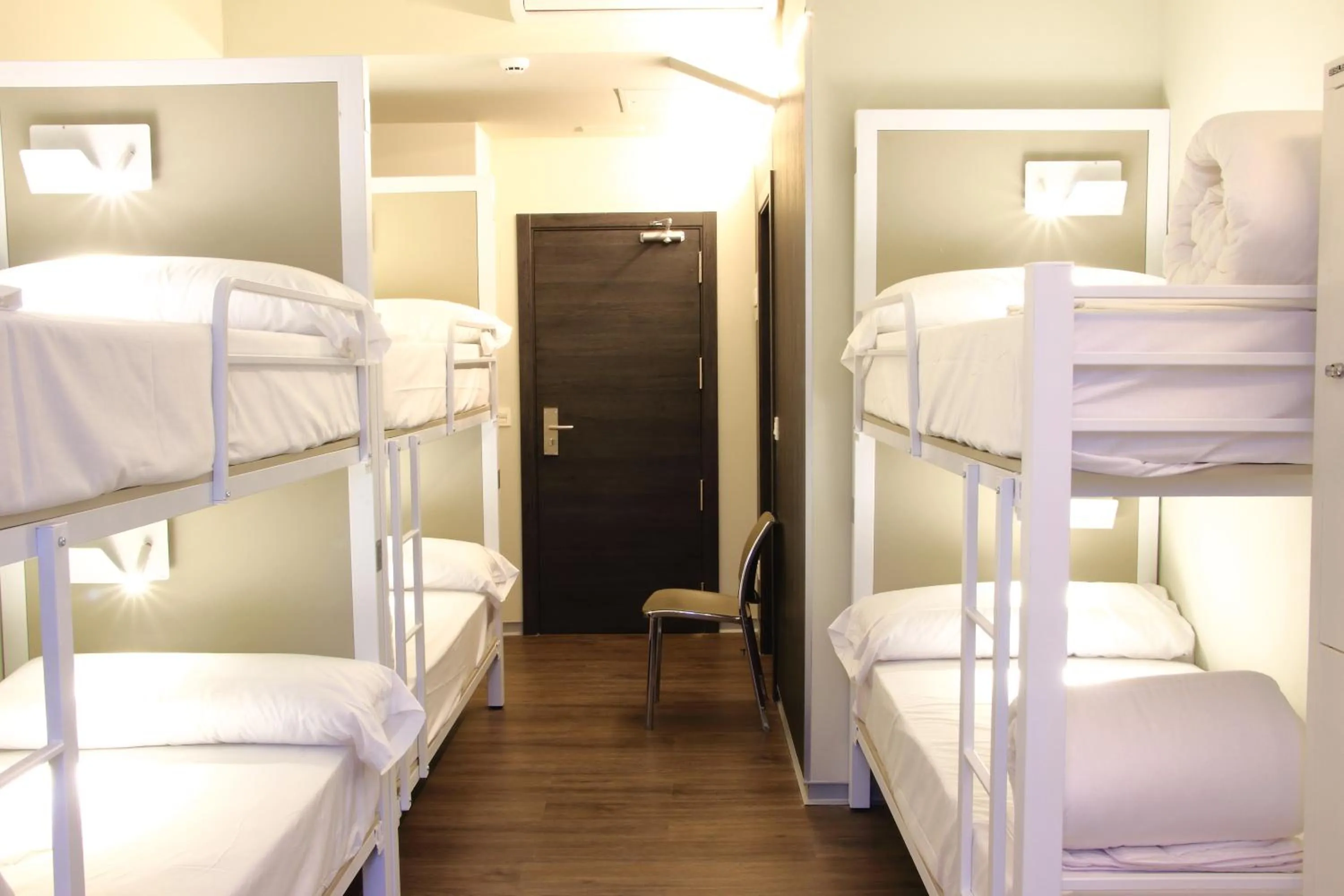 Bedroom, Bed in Poshtel Bilbao - Premium Hostel