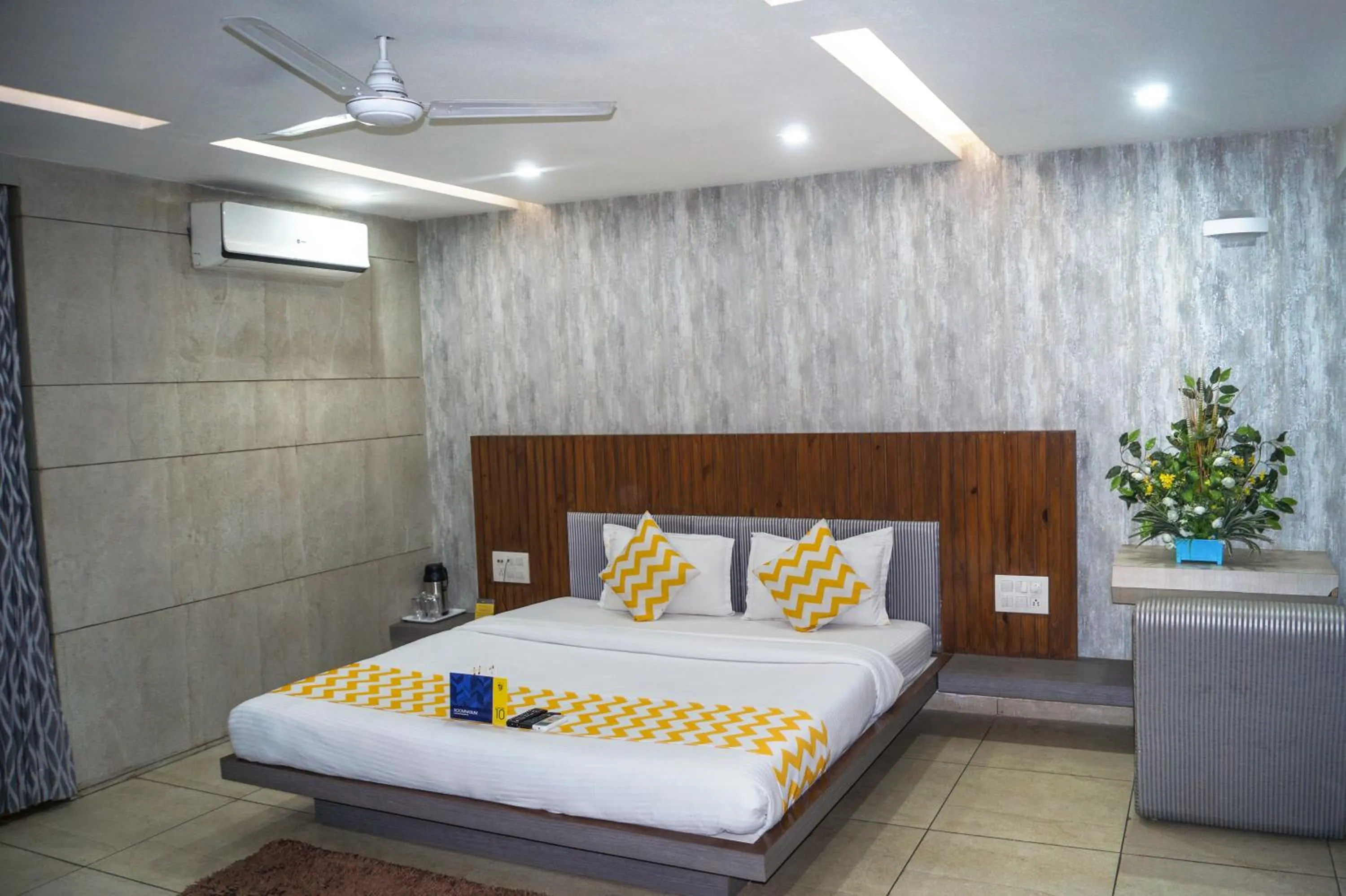 TV and multimedia in Hotel Darshan SP Ring Road