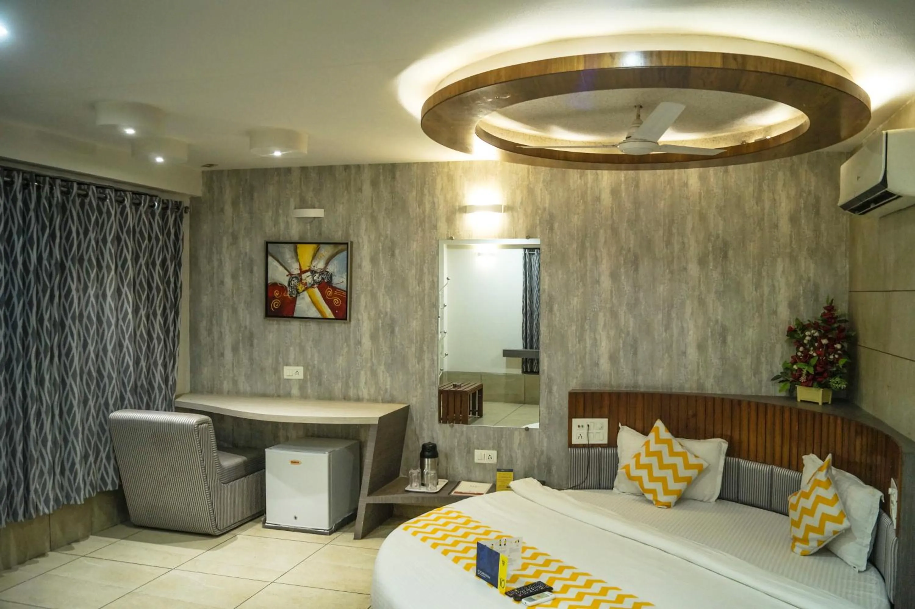 TV and multimedia in Hotel Darshan SP Ring Road