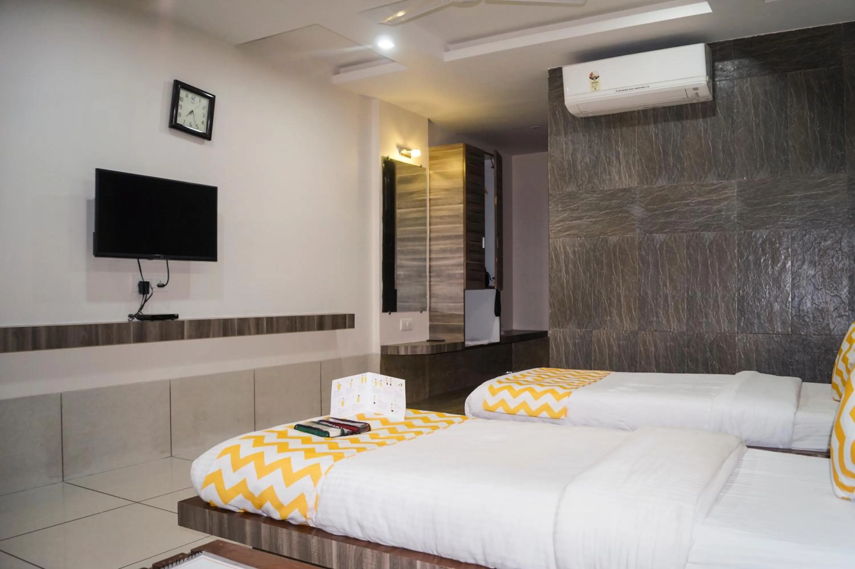 TV and multimedia in Hotel Darshan SP Ring Road