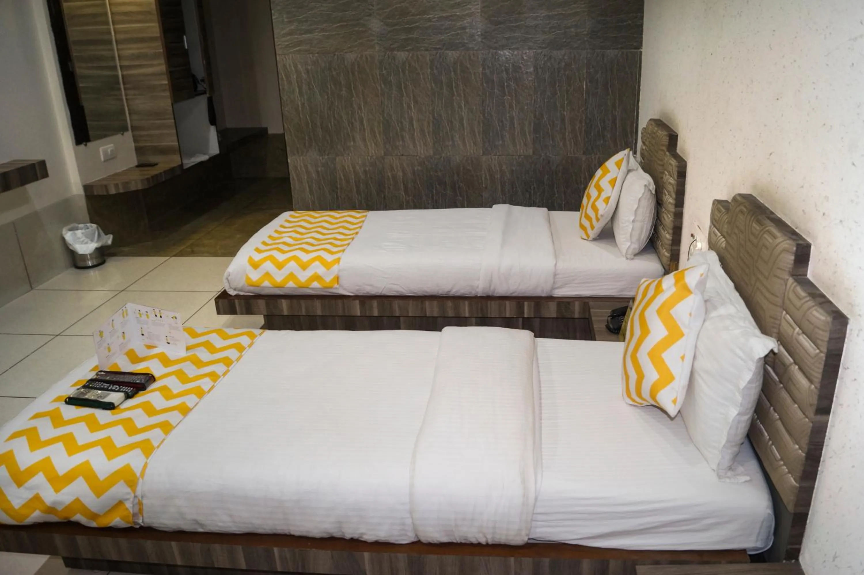 TV and multimedia in Hotel Darshan SP Ring Road