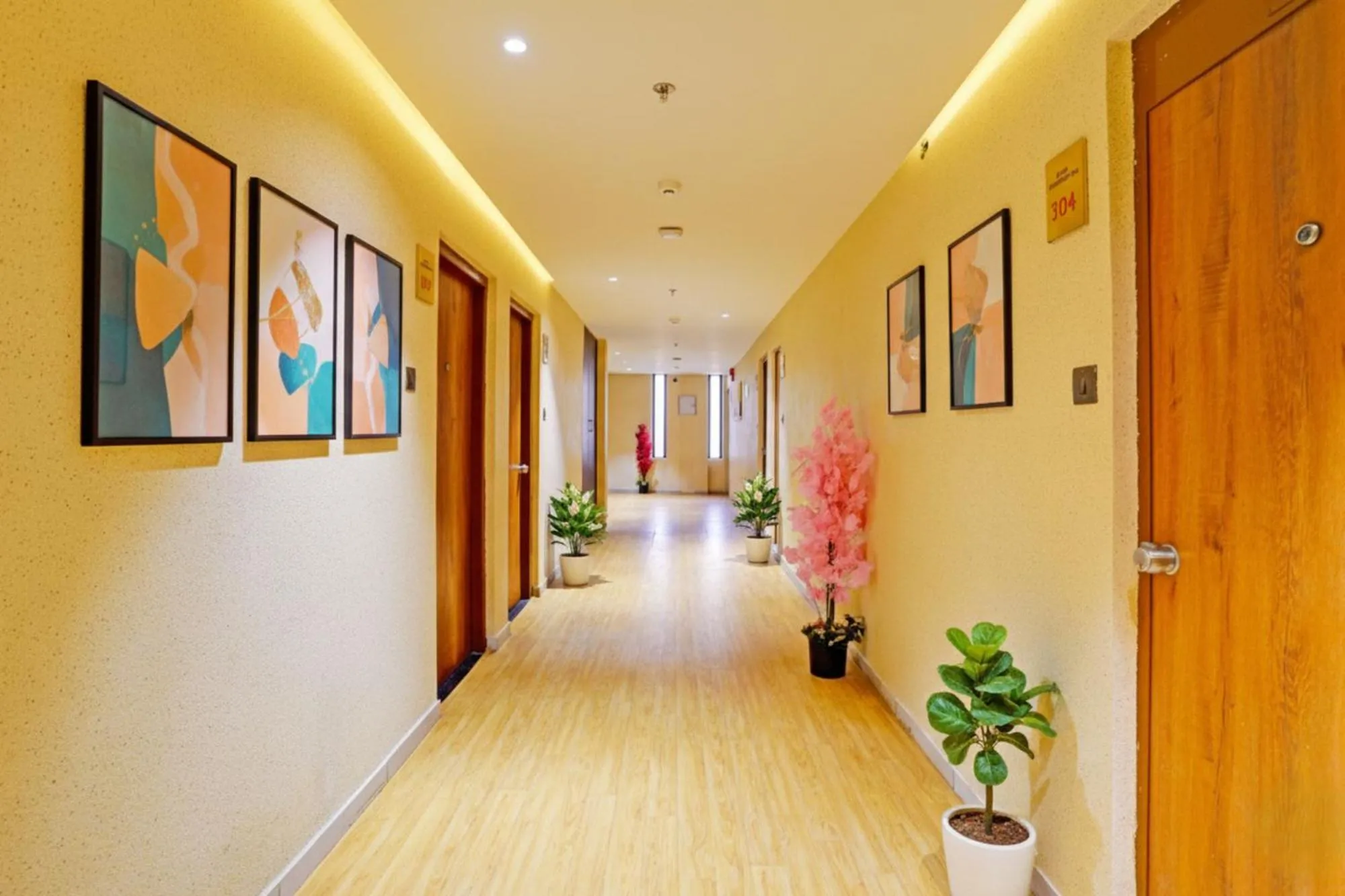 Lobby or reception in FabHotel Siddharth Inn - Nr Siddharth Bunglows