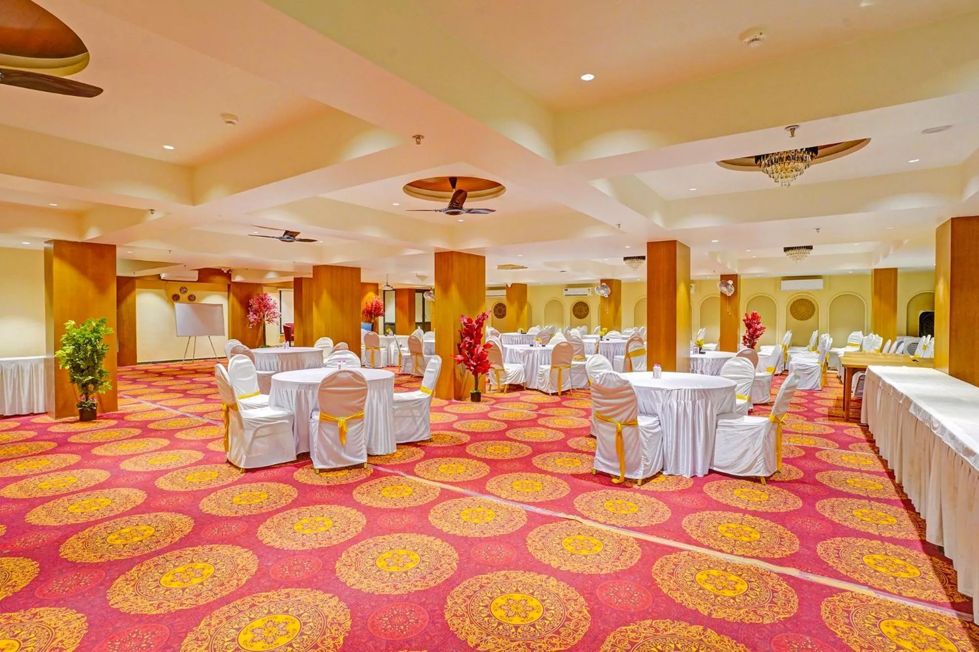 Banquet/Function facilities in FabHotel Siddharth Inn - Nr Siddharth Bunglows