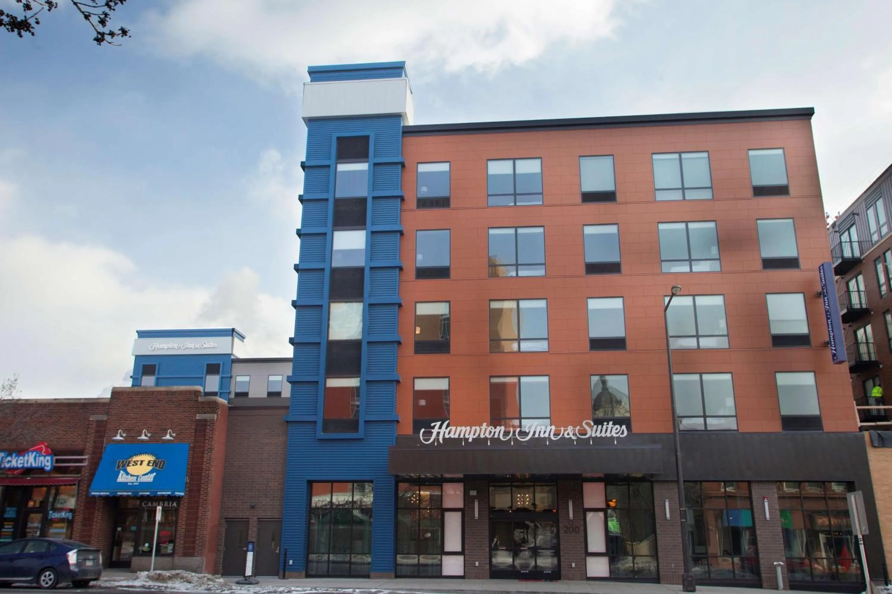 Property building in Hampton Inn & Suites St. Paul Downtown