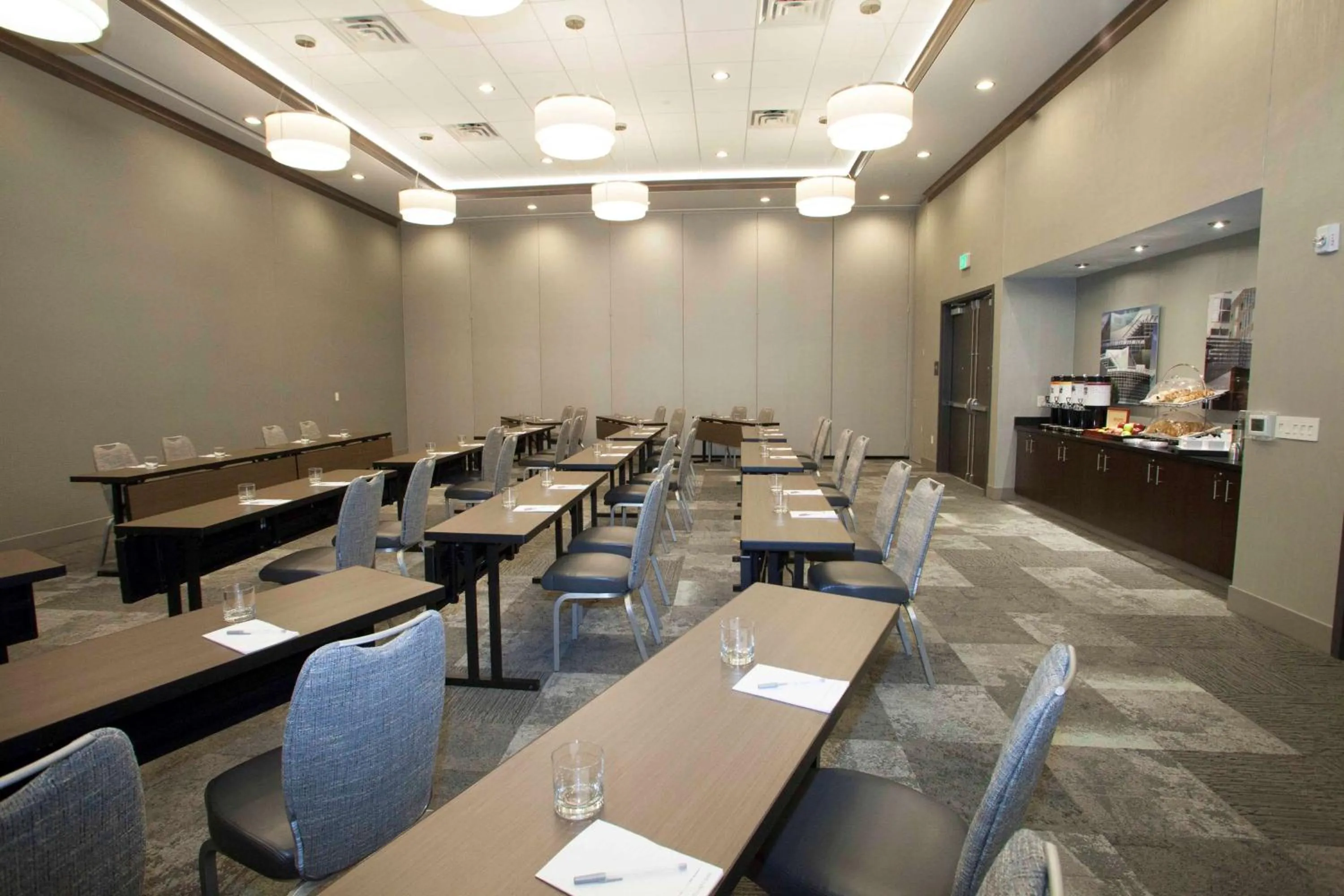 Meeting/conference room in Hampton Inn & Suites St. Paul Downtown