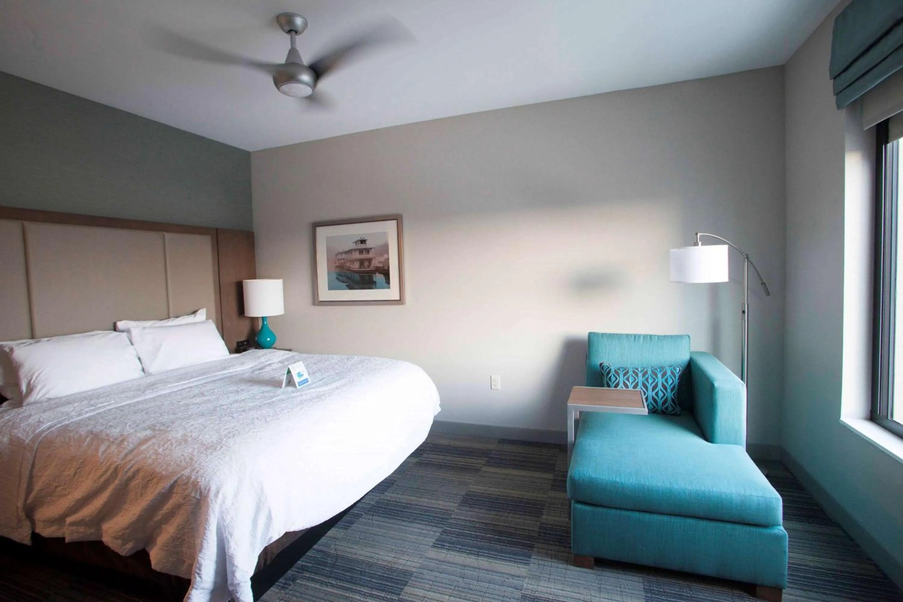 Bed in Hampton Inn & Suites St. Paul Downtown