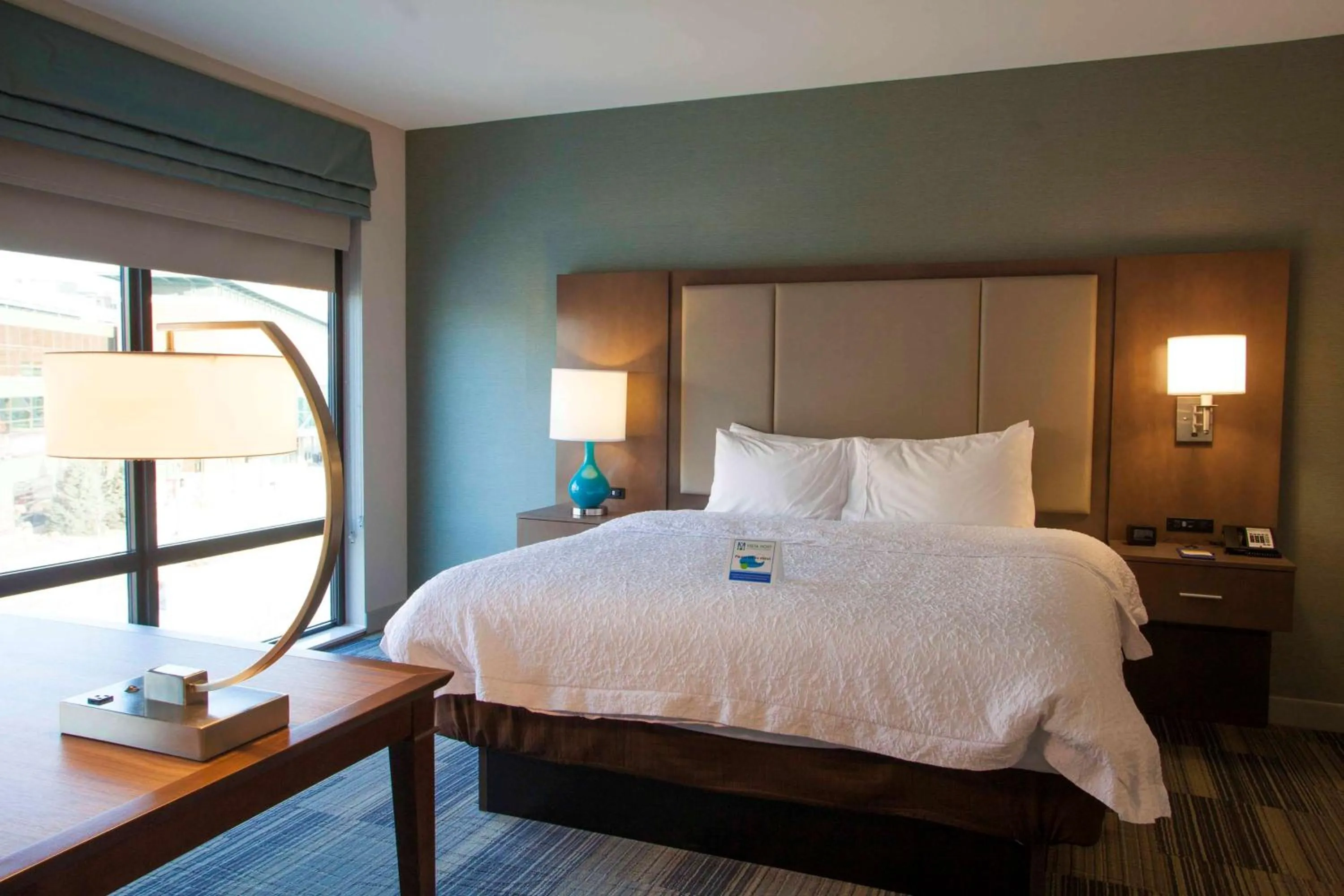 Bed in Hampton Inn & Suites St. Paul Downtown