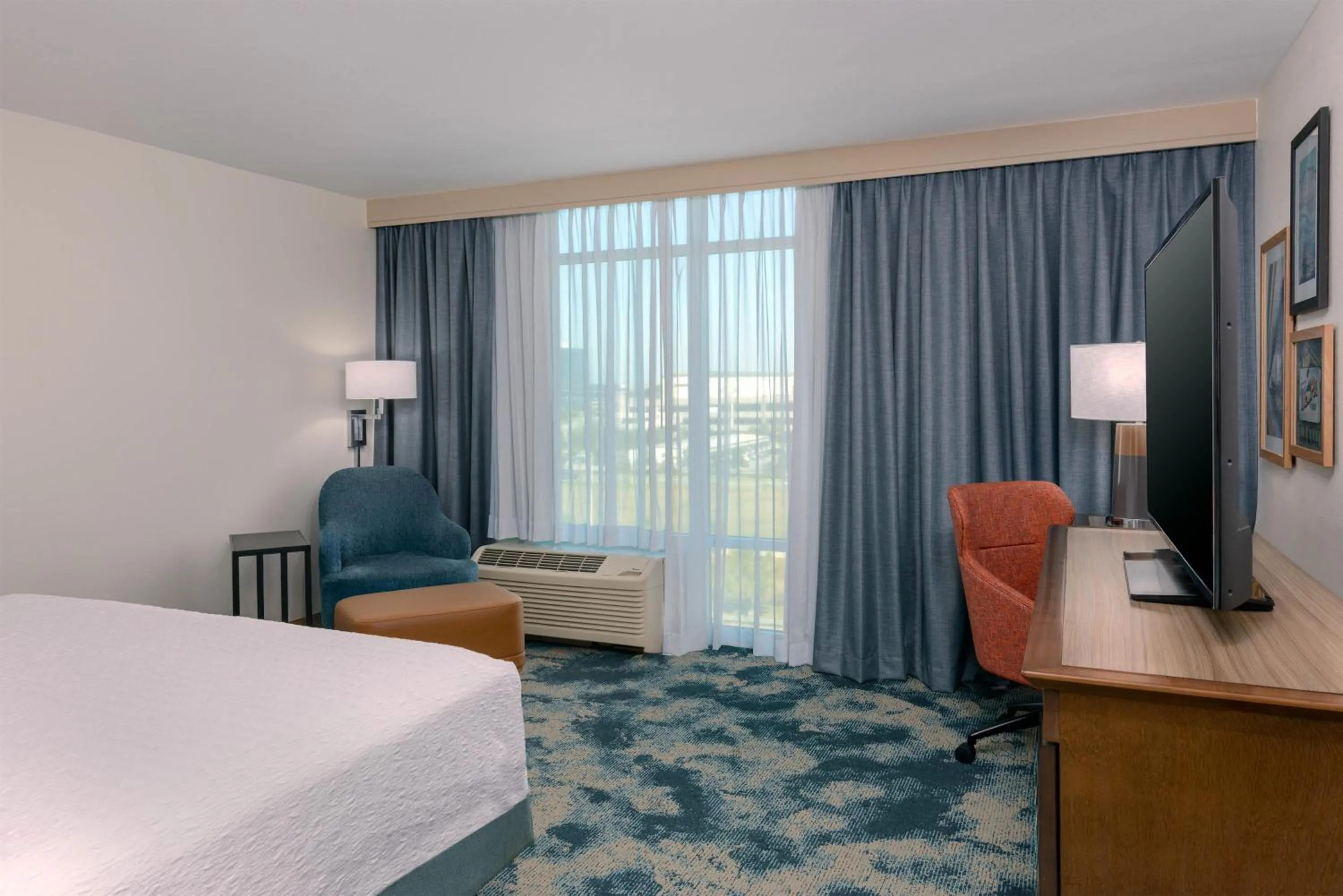Bed in Hampton Inn & Suites Tampa Airport Avion Park Westshore