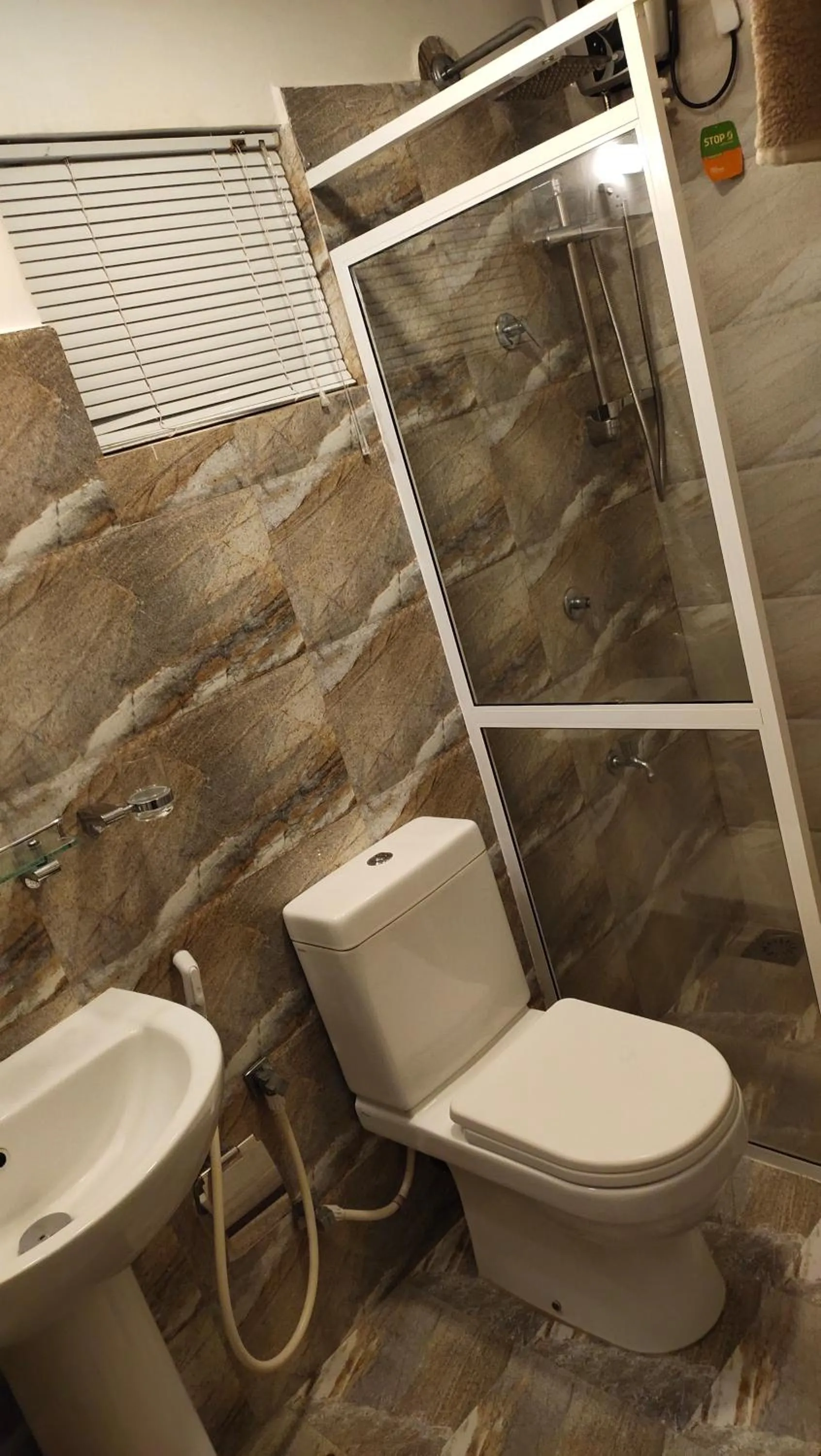 Shower in Marvel Hills Kandy