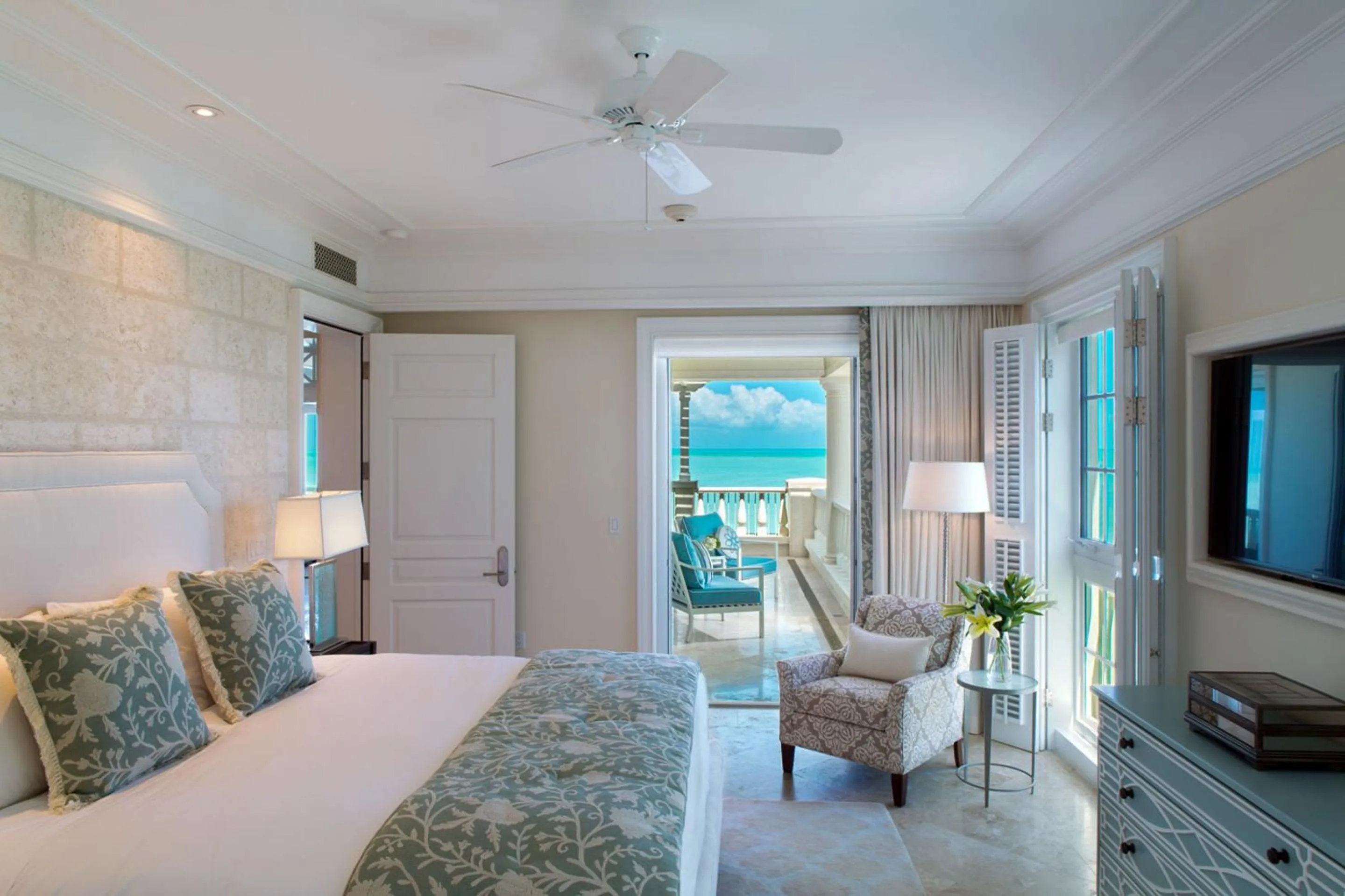 Bedroom, Bed in The Shore Club Turks & Caicos
