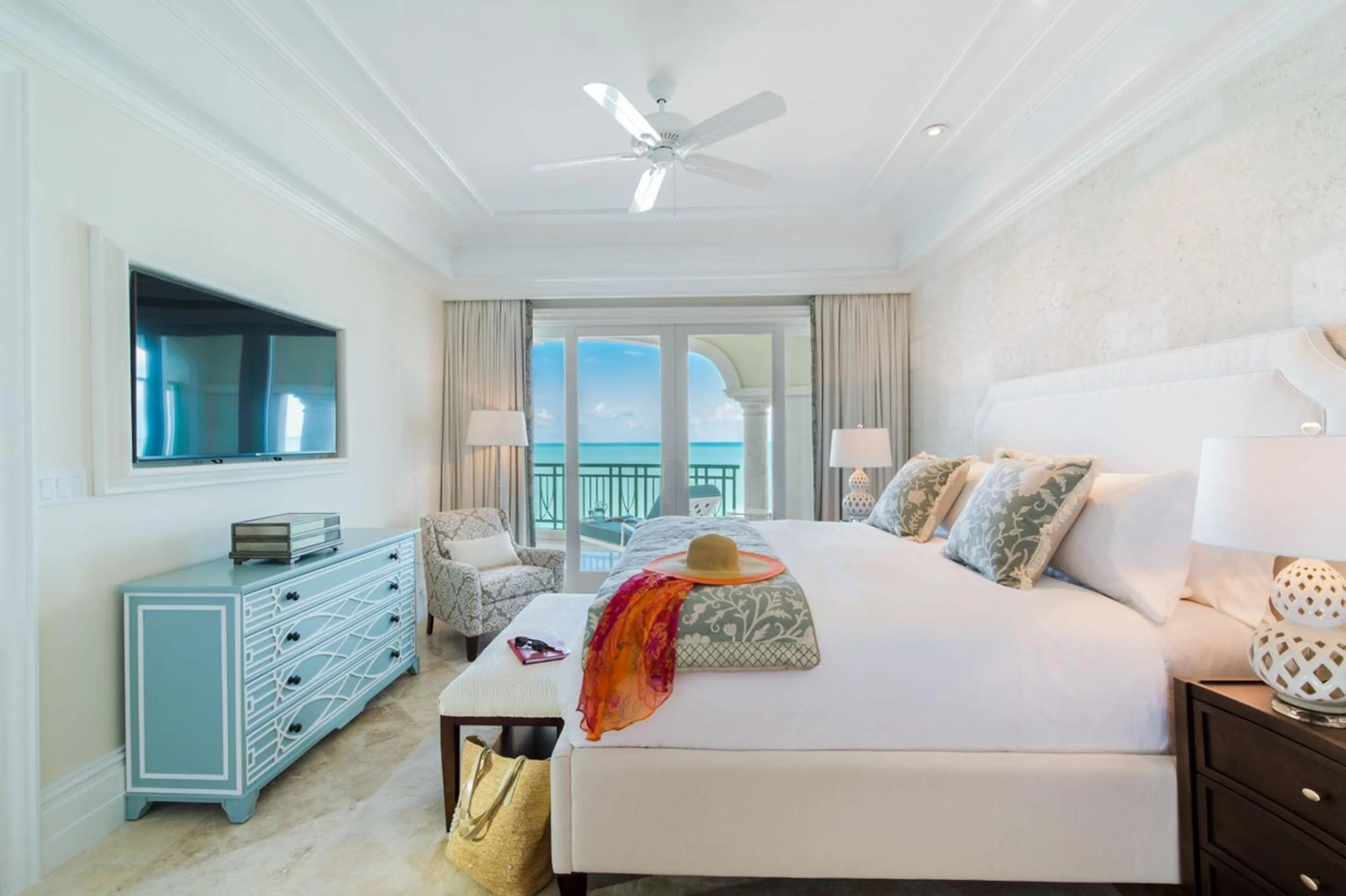 Bedroom, Bed in The Shore Club Turks & Caicos