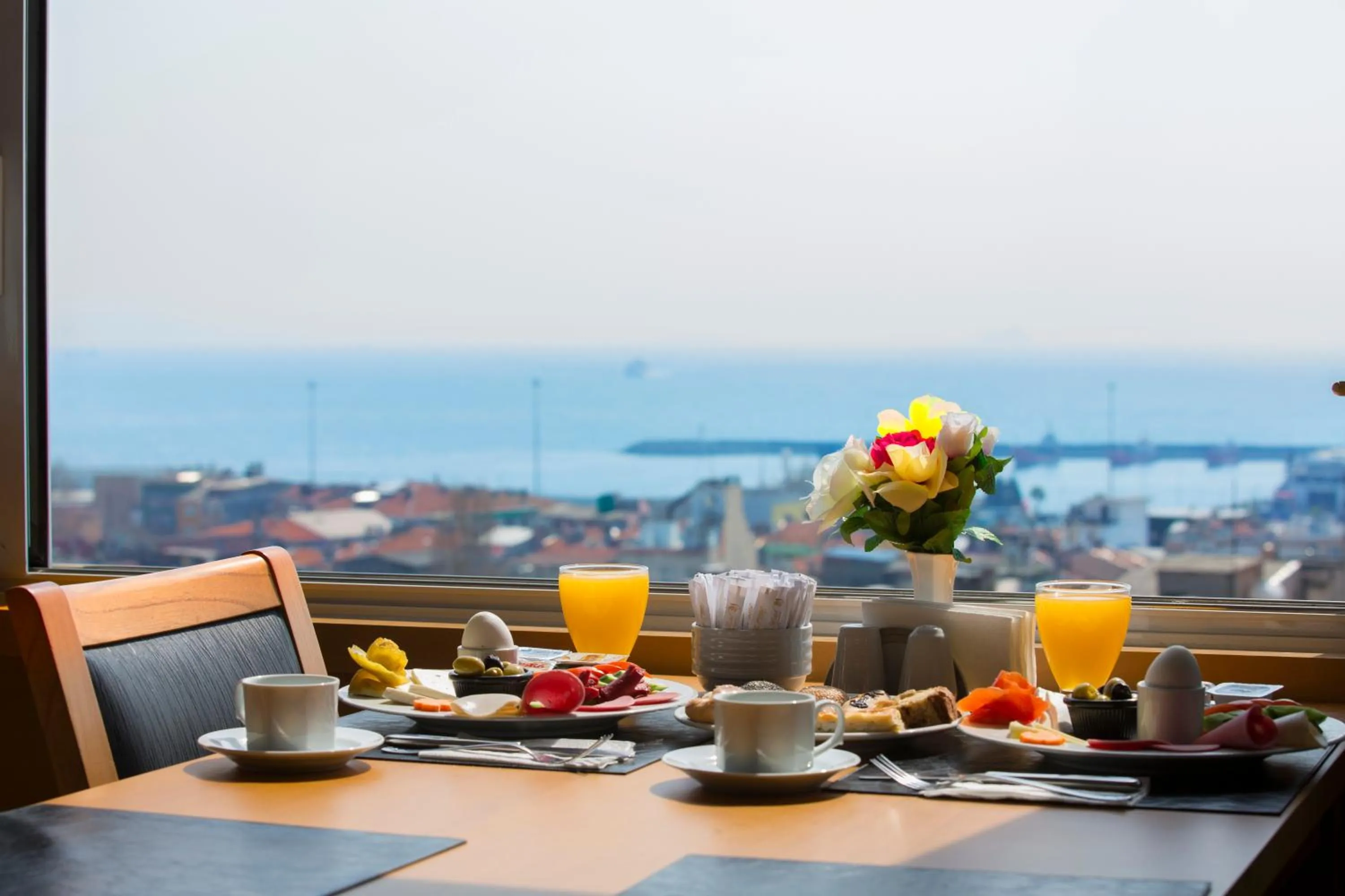 Restaurant/places to eat in Ilkbal Deluxe Hotel &Spa Istanbul
