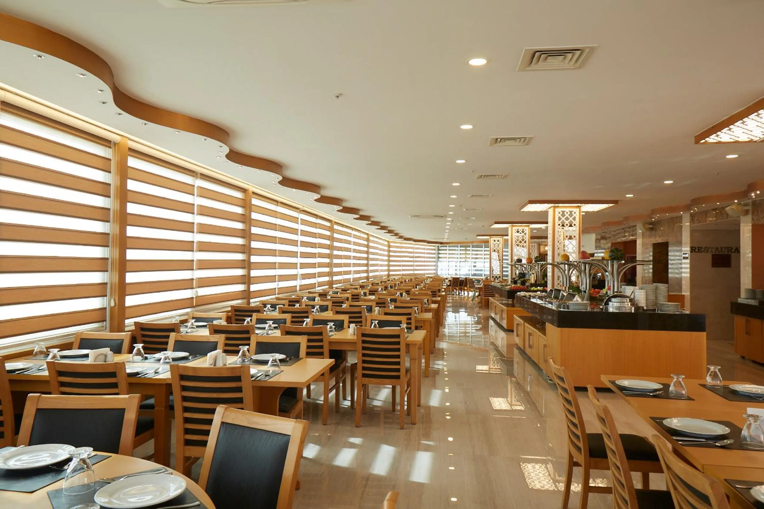 Restaurant/places to eat in Ilkbal Deluxe Hotel &Spa Istanbul