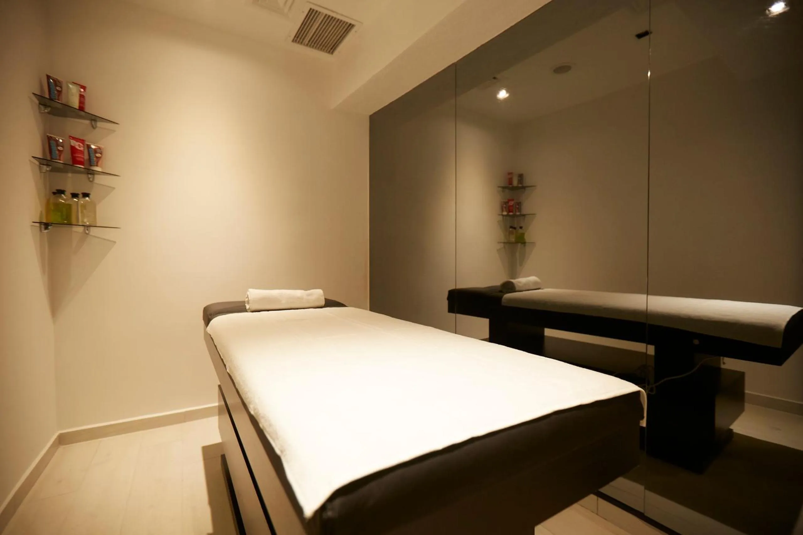 Massage in Ilkbal Deluxe Hotel &Spa Istanbul