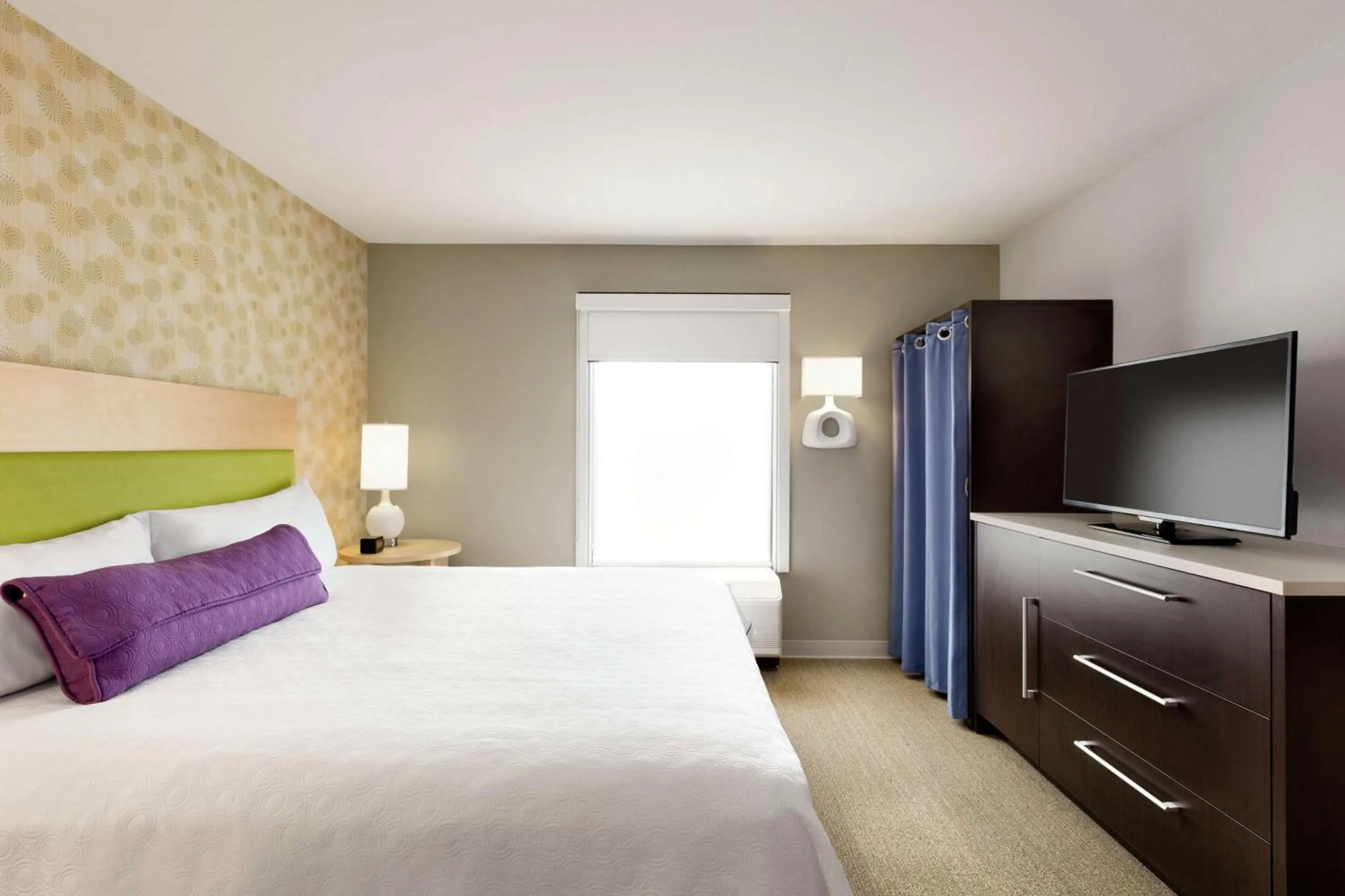 Bedroom, Bed in Home2 Suites By Hilton Macon I-75 North