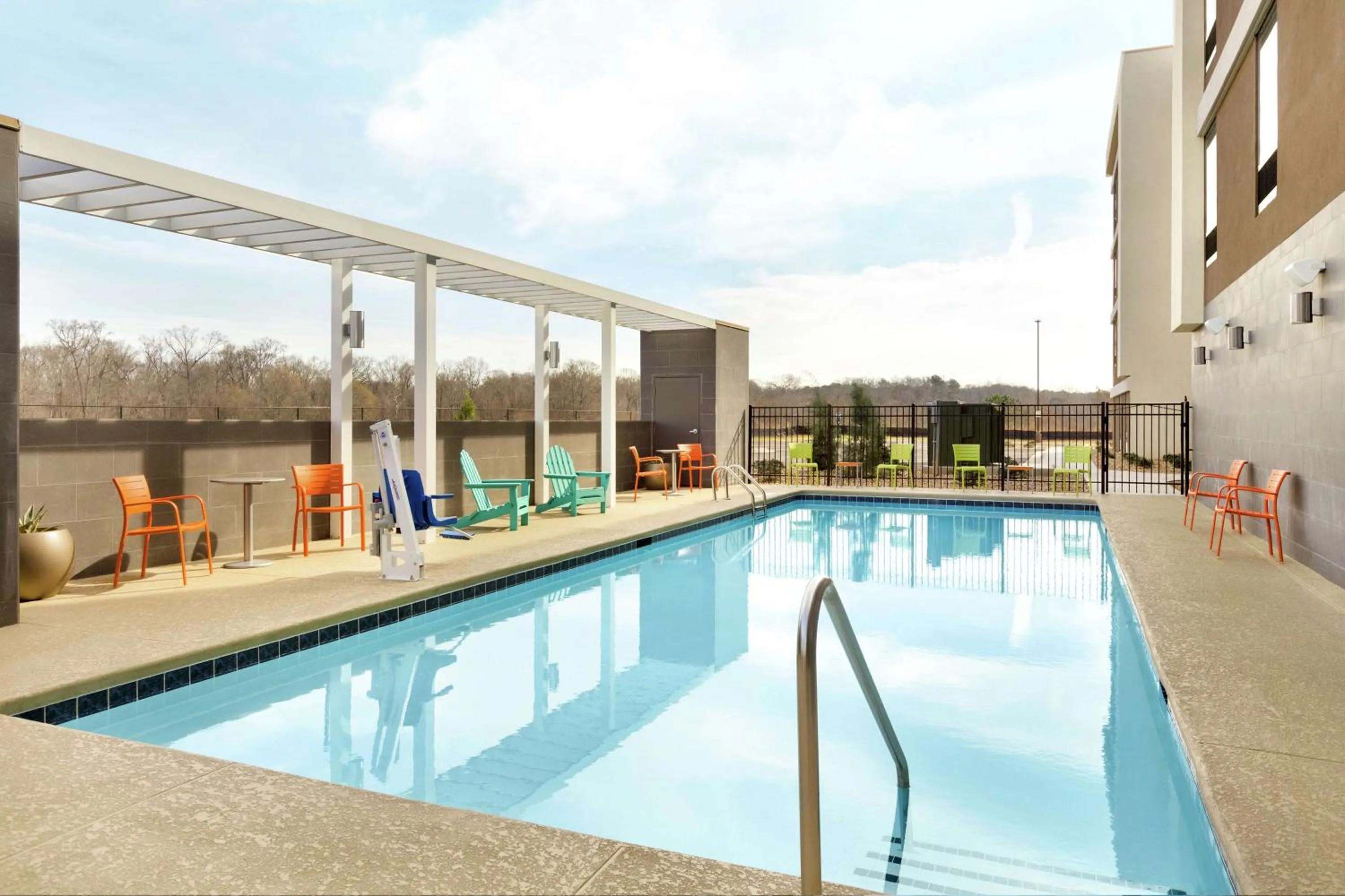 Pool view in Home2 Suites By Hilton Macon I-75 North