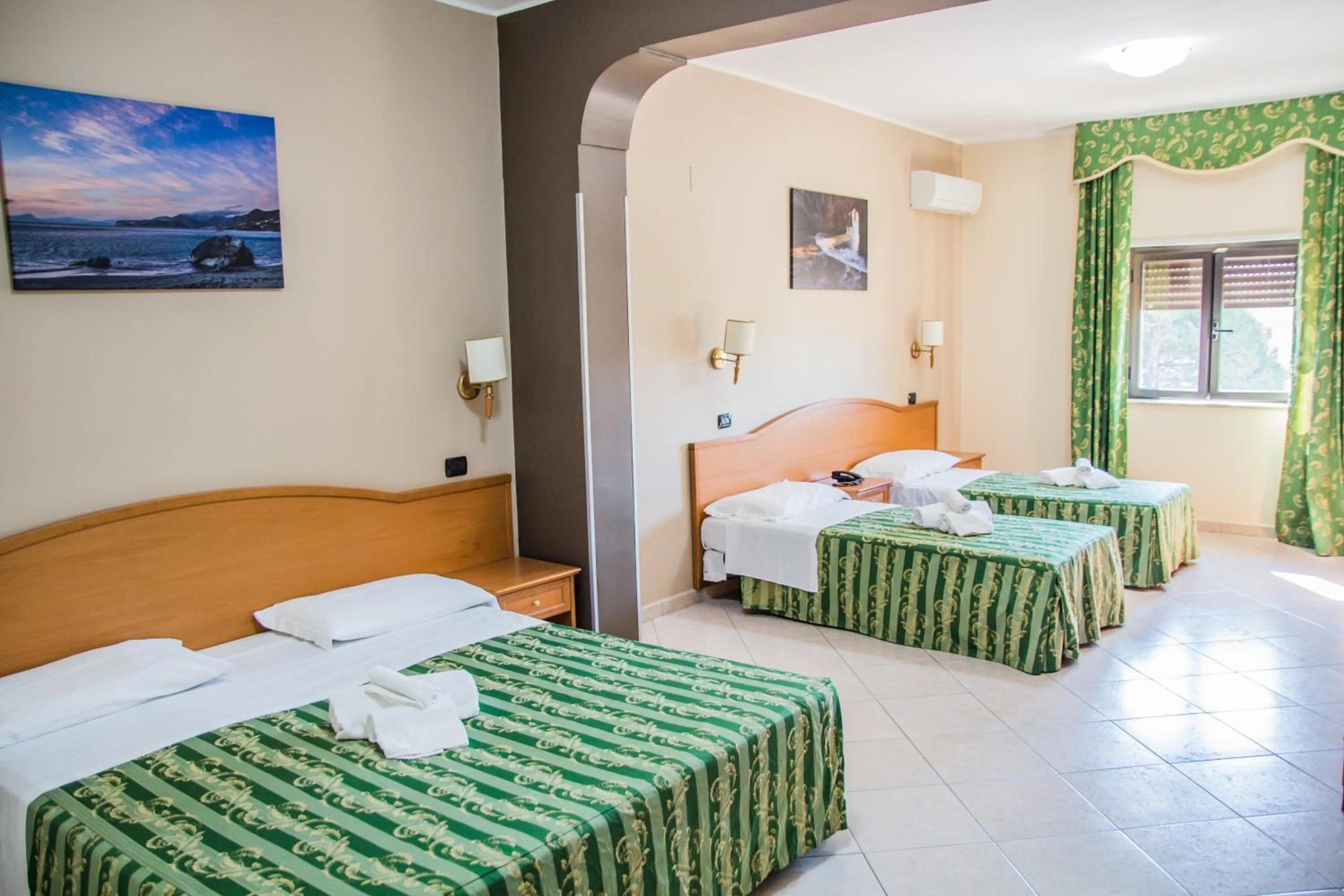 Photo of the whole room, Bed in Hotel San Giorgio