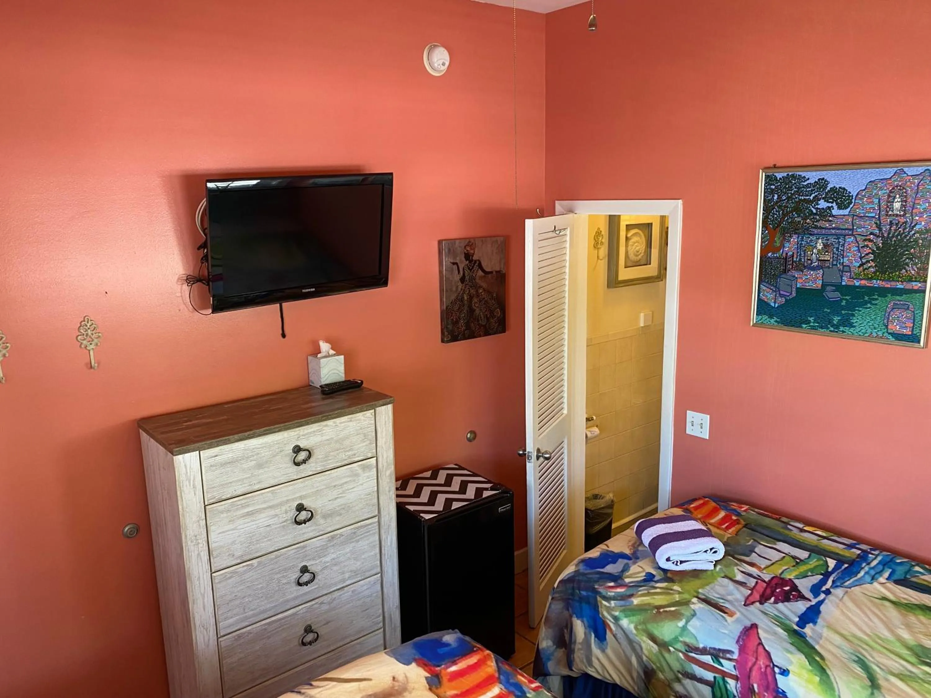 Bedroom, Bed in Caribbean House