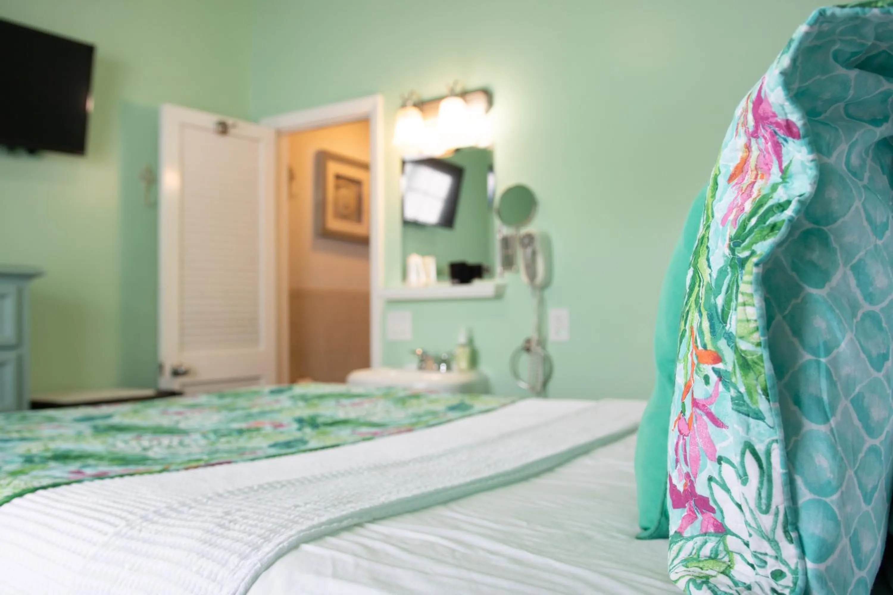 Bedroom, Bed in Caribbean House