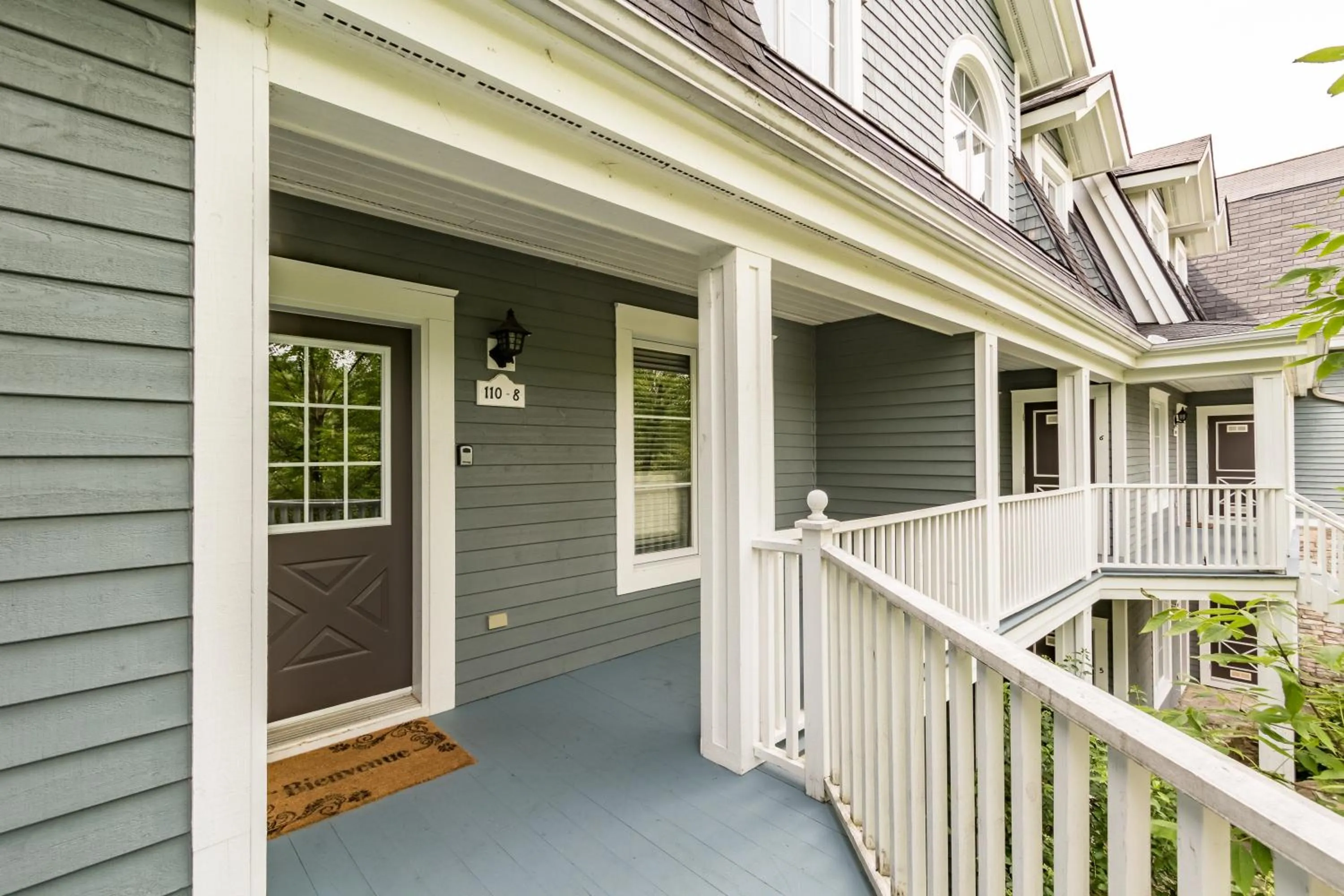 Facade/entrance in Les Manoirs by Rendez-Vous Mont-Tremblant
