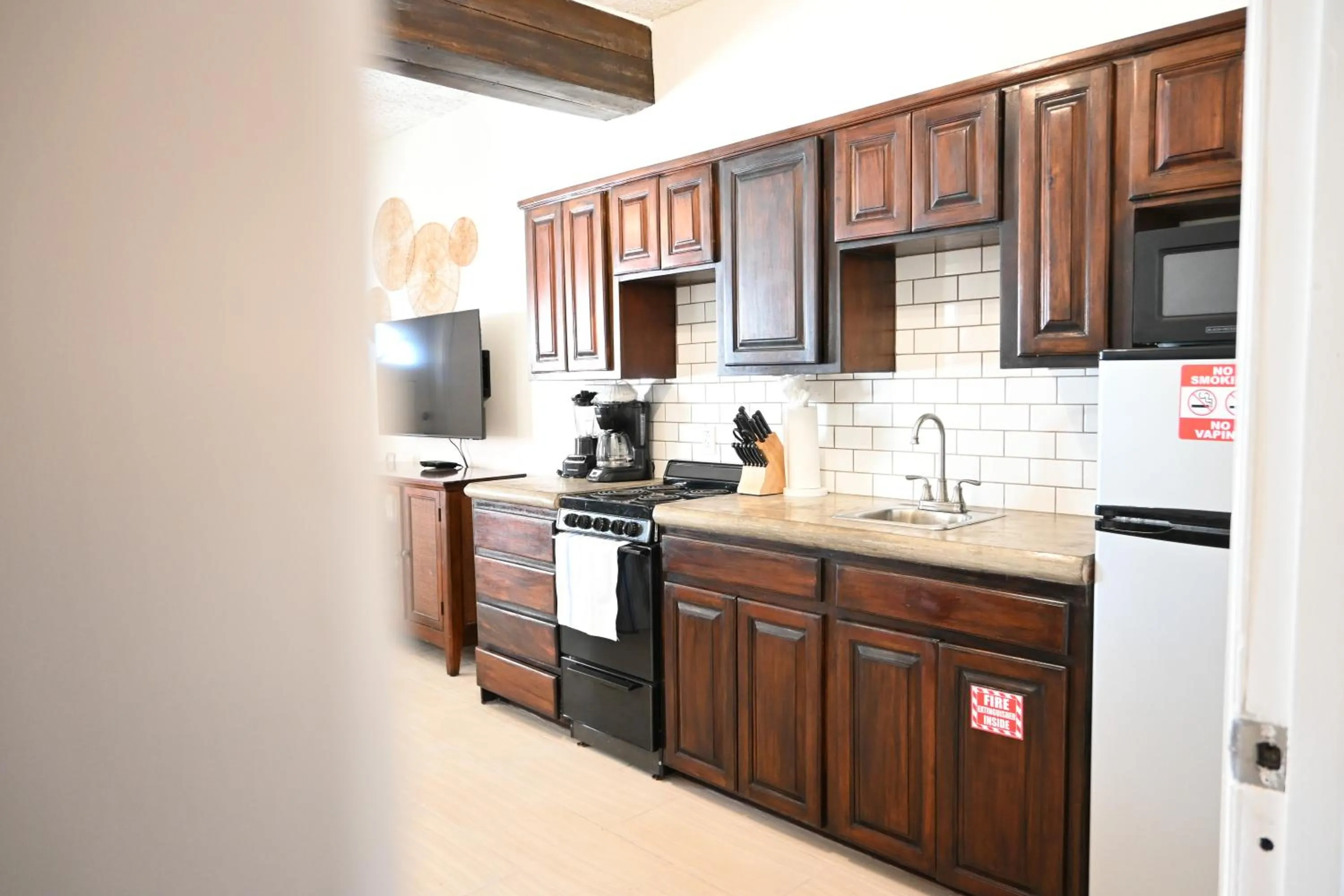 Kitchen or kitchenette in The Palapa House