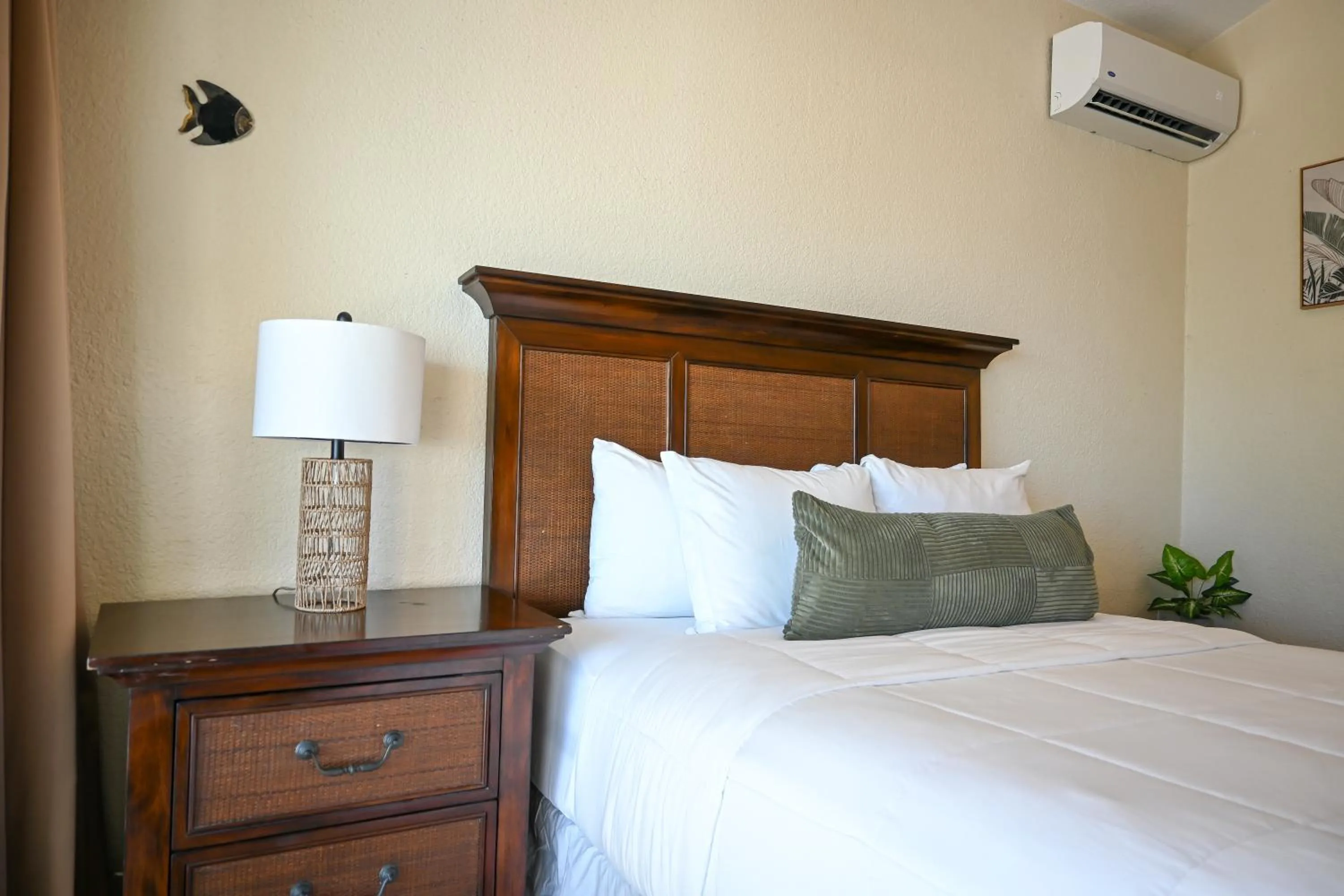 Bedroom, Bed in The Palapa House