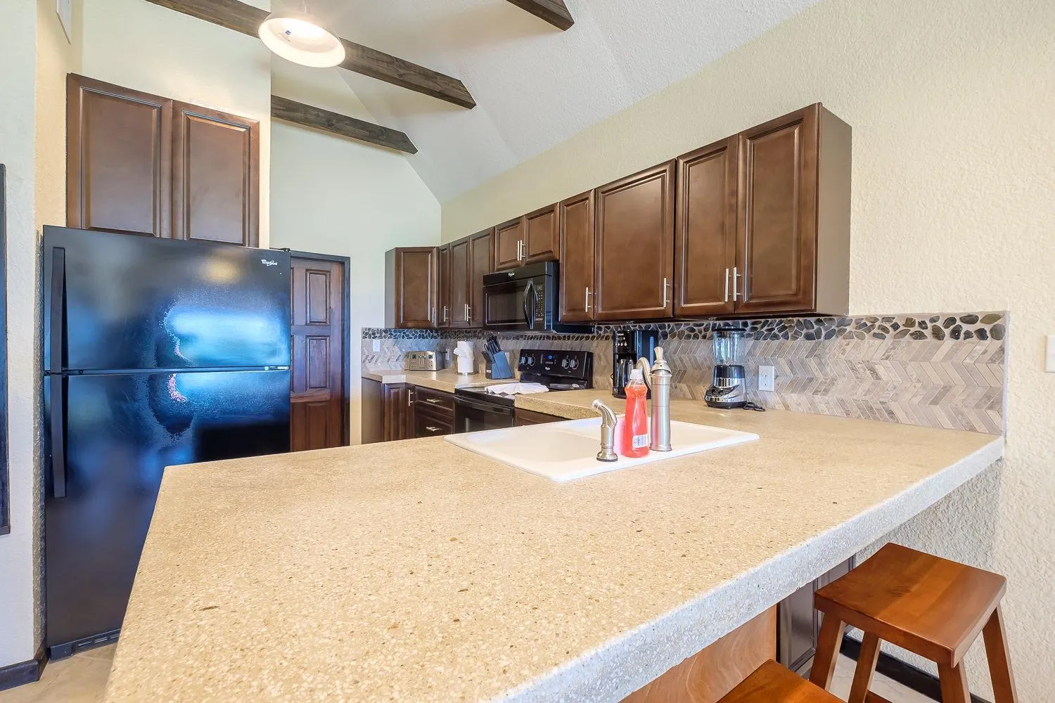 Kitchen or kitchenette in The Palapa House