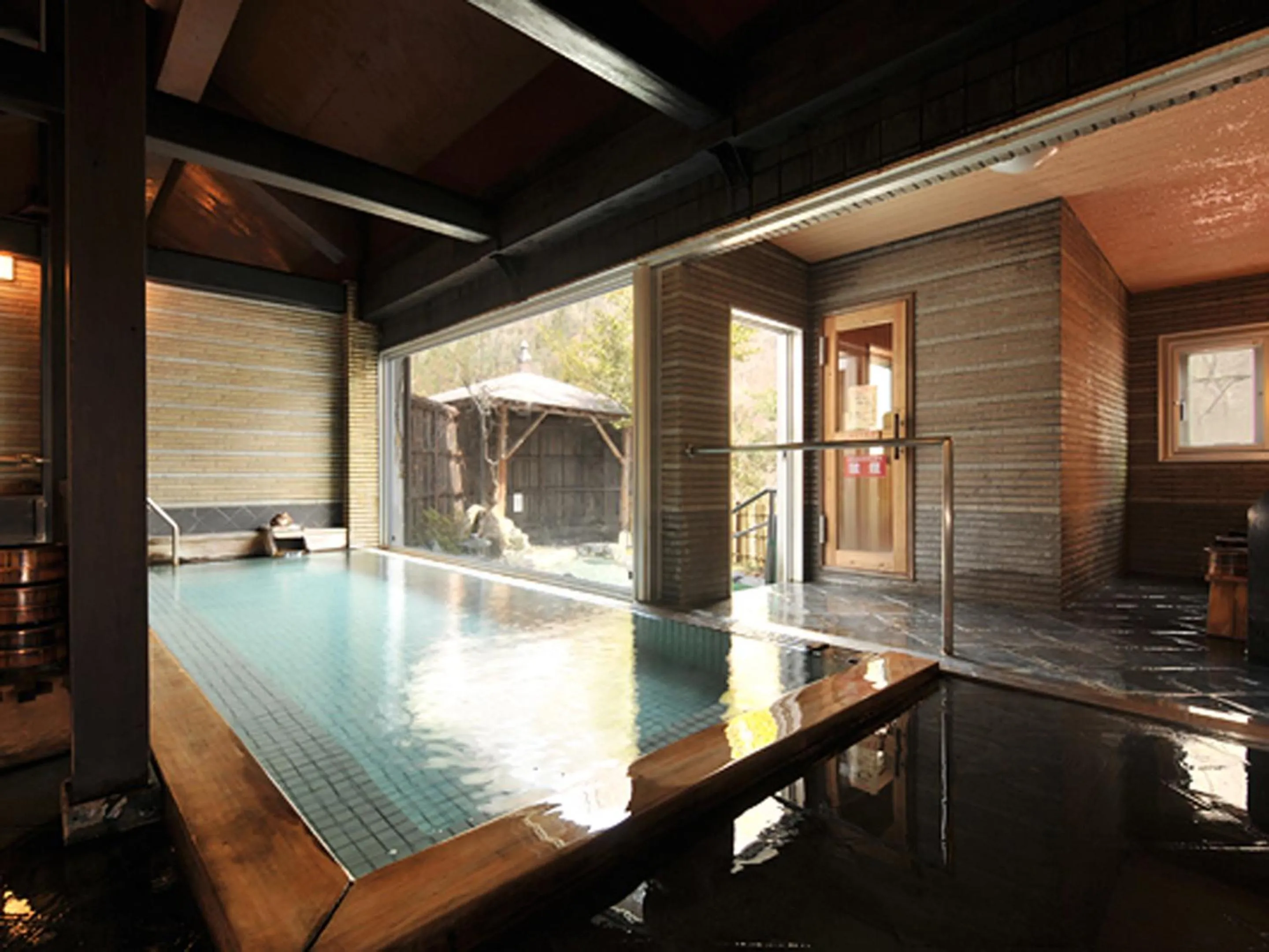 Hot Spring Bath in Ginshotei Awashima