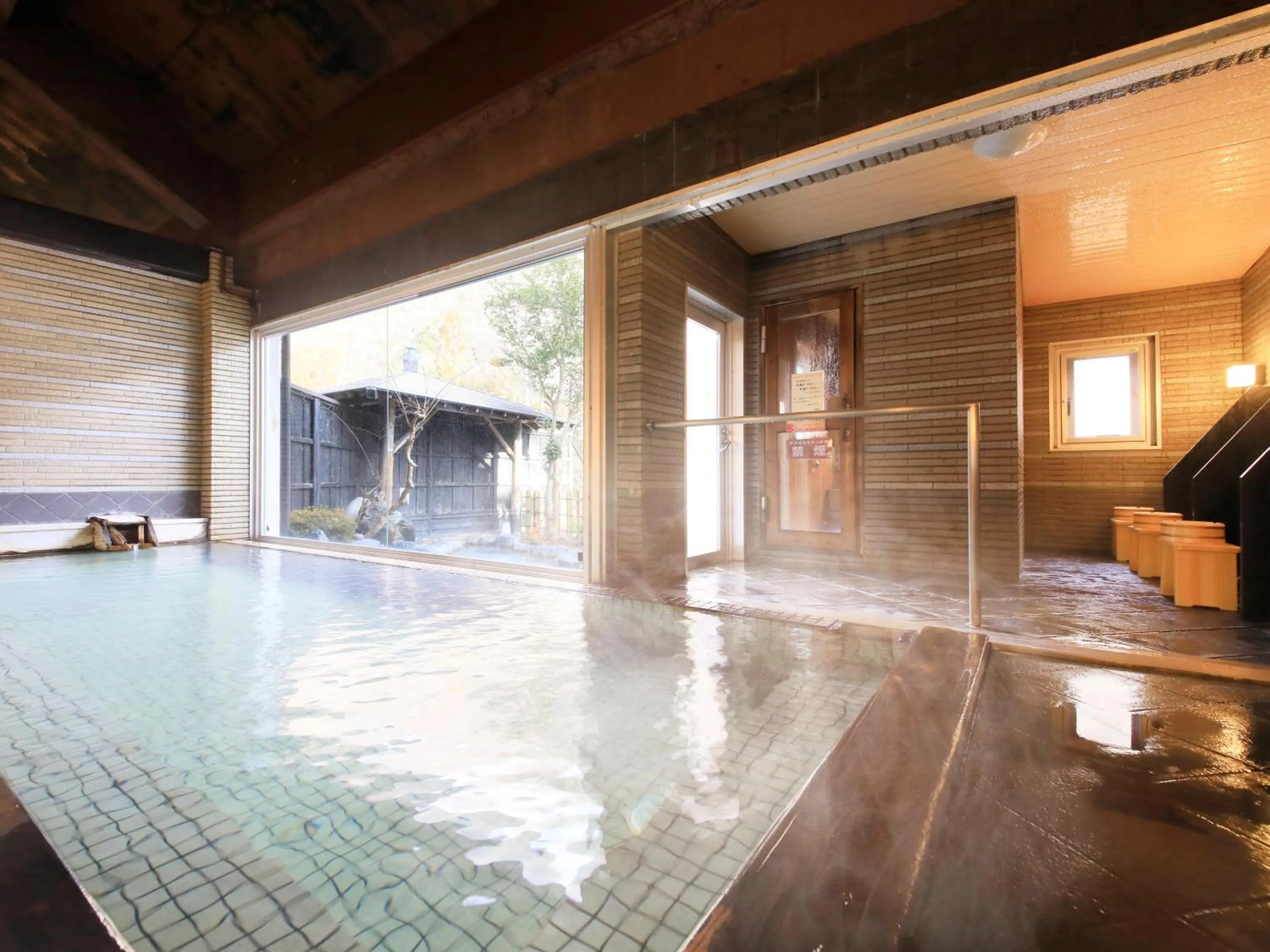 Hot Spring Bath in Ginshotei Awashima