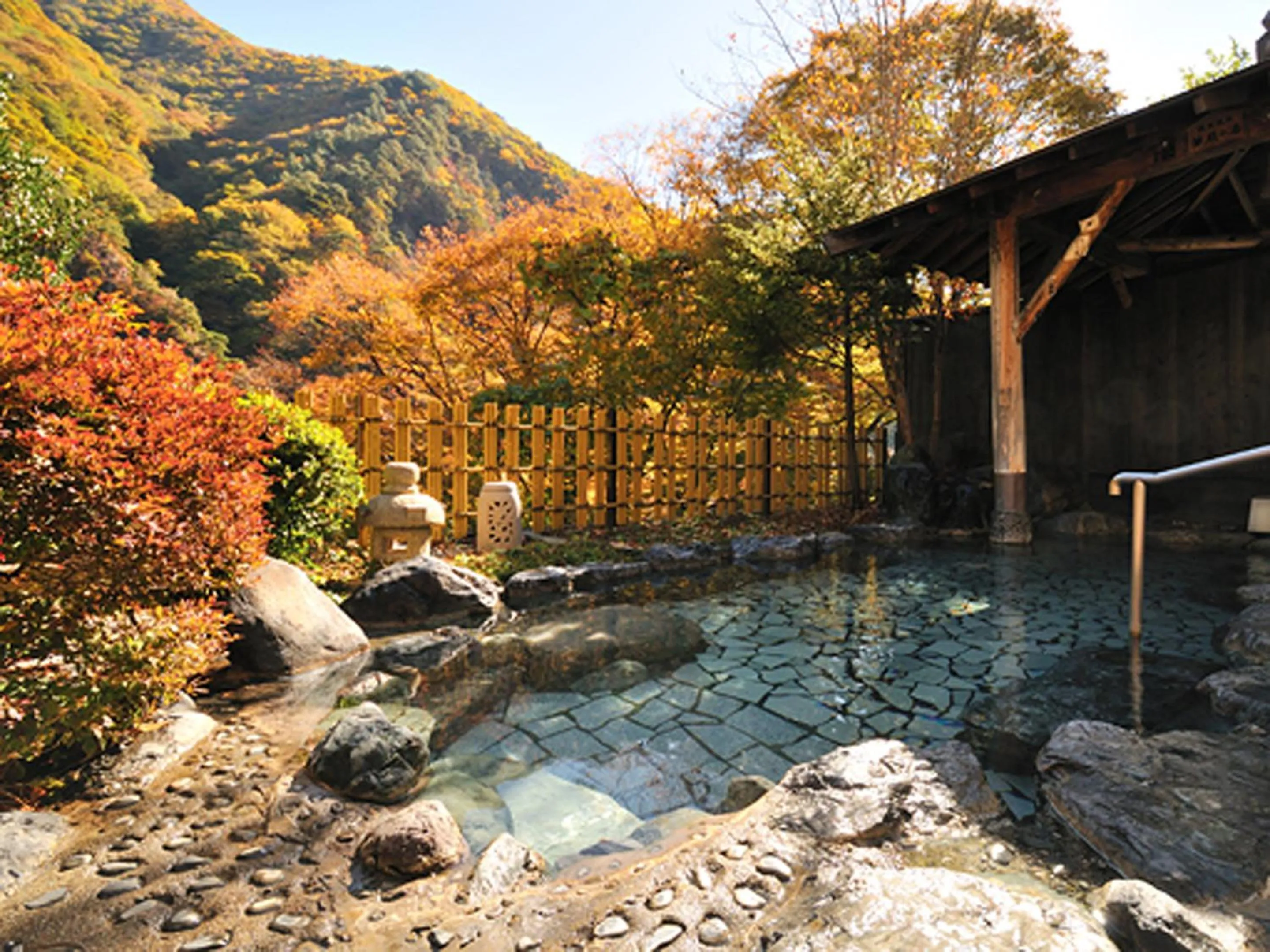 Hot Spring Bath in Ginshotei Awashima