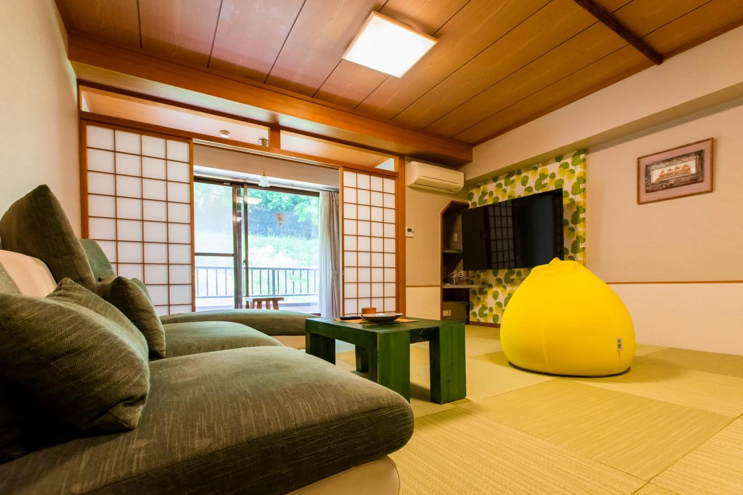 TV and multimedia in Mashikokan Satoyama Resort Hotel