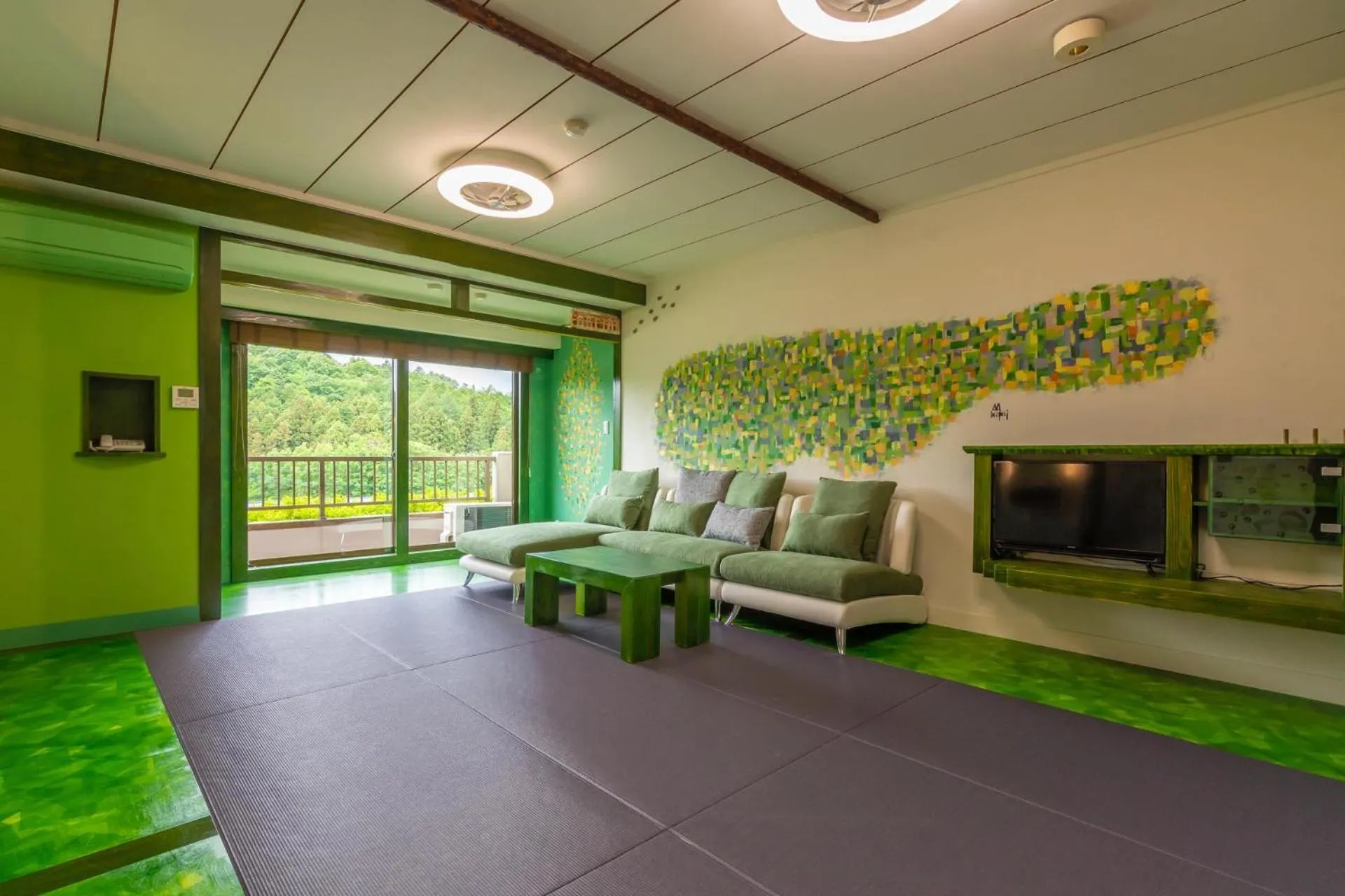 TV and multimedia in Mashikokan Satoyama Resort Hotel