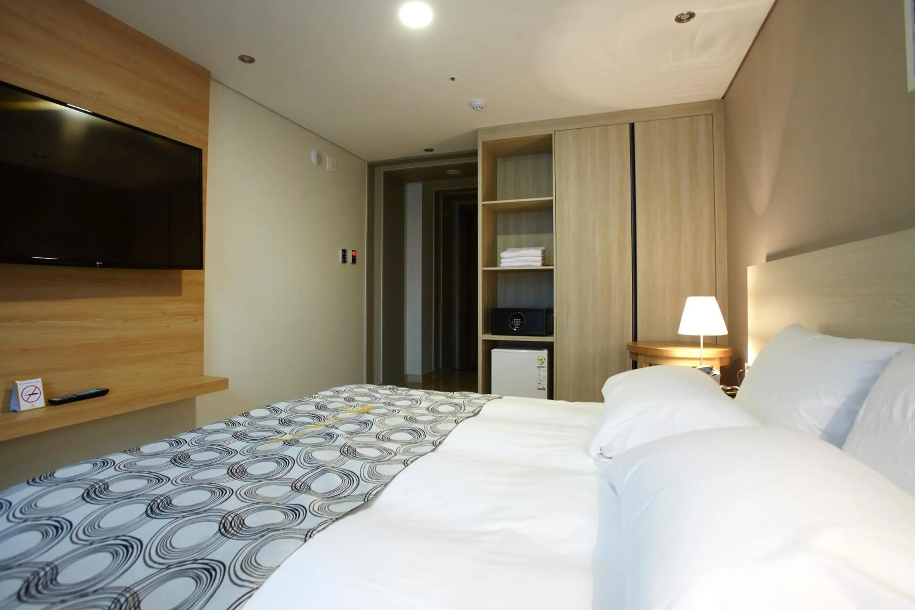 Photo of the whole room, Bed in Hotel Sopra Incheon Cheongna